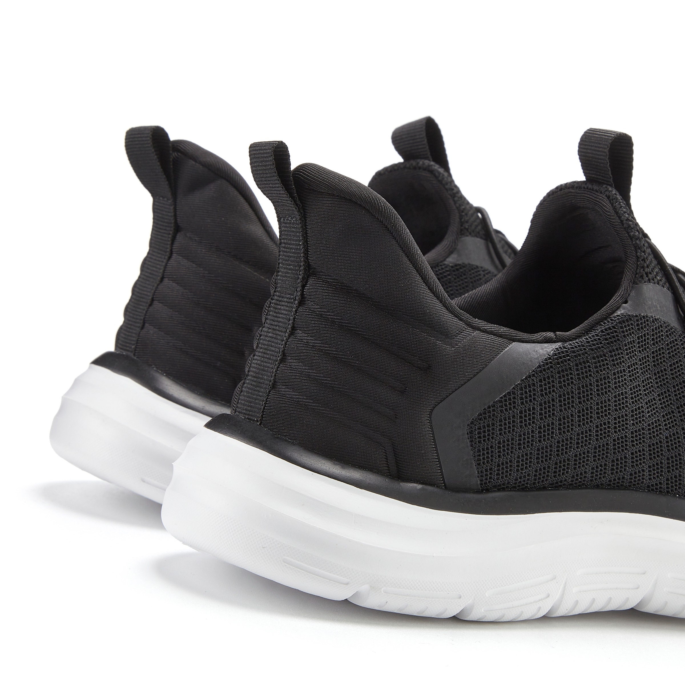 John Devin Sneaker »Halbschuhe, Freizeitschuhe«, mit elastischen Bändern für schnelles Reinschlüpfen, Unisex VEGAN
