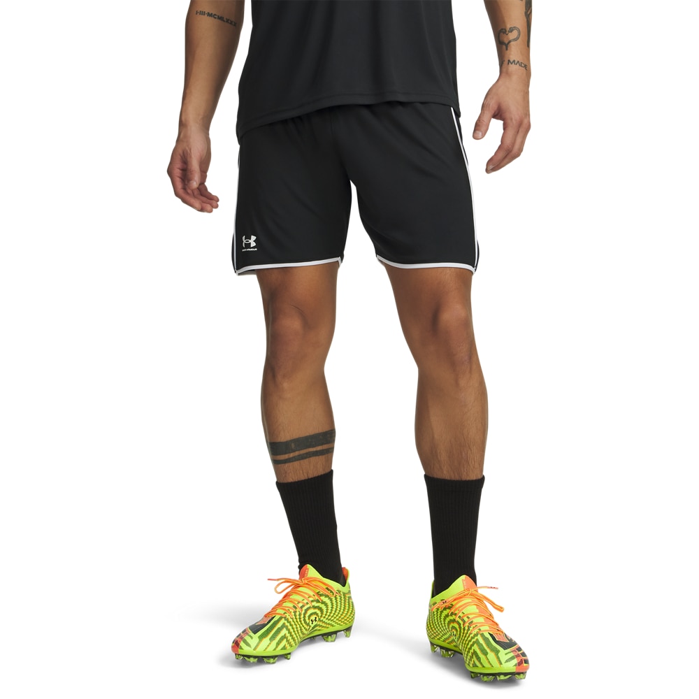Under Armour Trainingsshorts "UA M CHALLENGER TRAIN SHORT" für vielseitige Aktivitäten, leichtes Material, Sportmode-Design