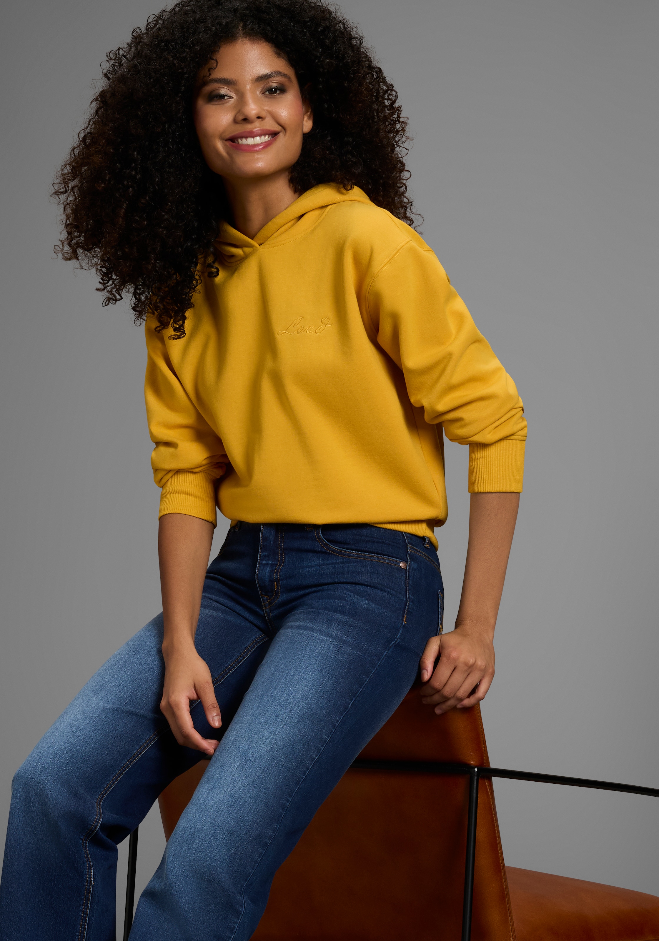 Laura Scott Kapuzensweatshirt, mit Kapuze, figurumspielende Passform, mit Stickerei als Applikation