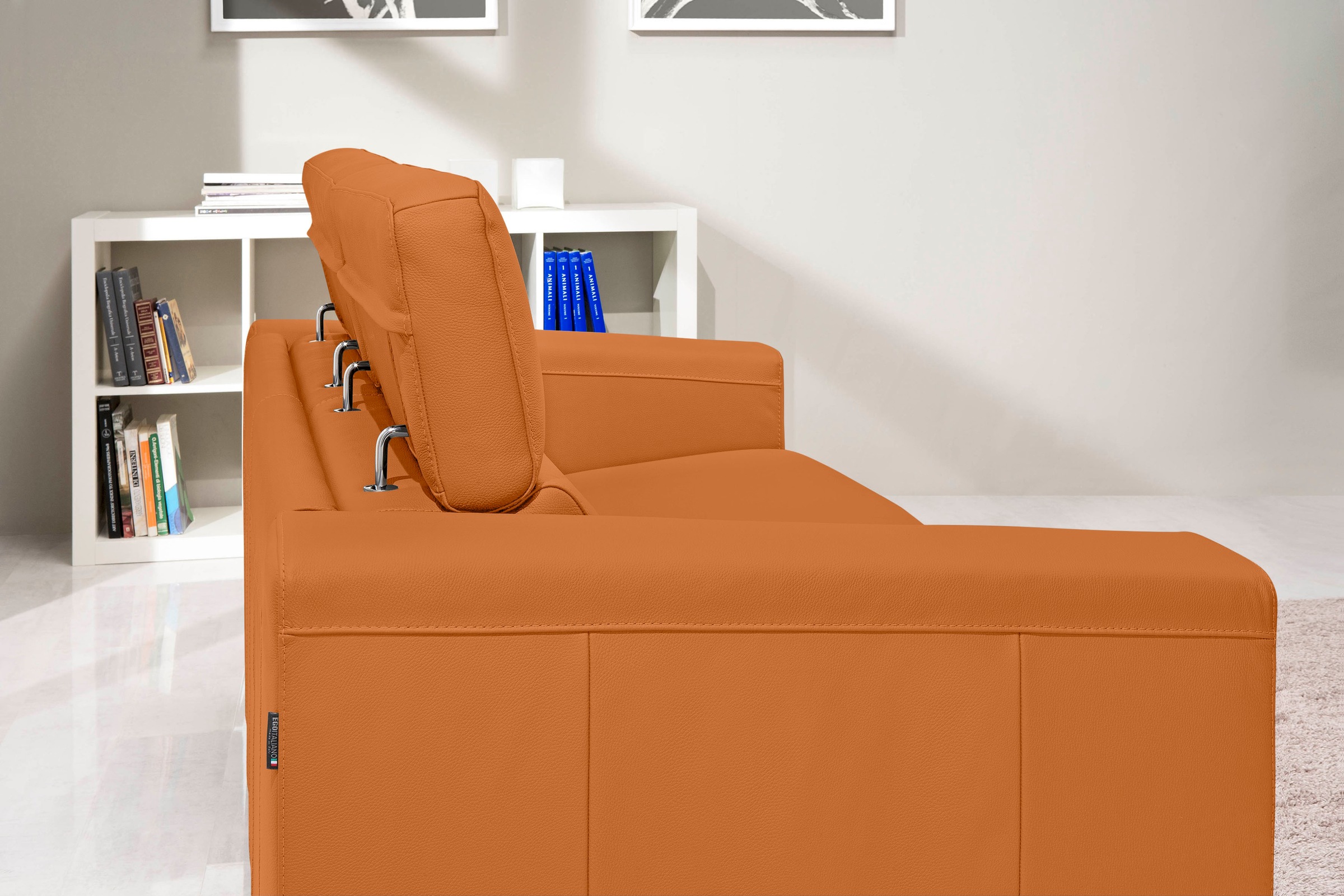 Egoitaliano Schlafsofa »Cabiria, Design und super Sitz- und Liegekomfort«, Sofa inkl. Schlaffunktion, Kopfteile verstellbar, mit Metallfüssen