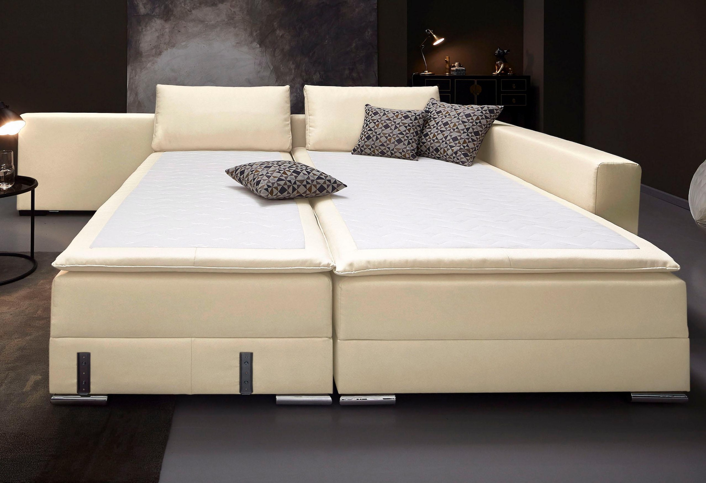 INOSIGN Ecksofa »Night & Day L-Form, B: 324 cm«, mit Bettfunktion, Bettkasten & 3 Zierkissen, Boxspringbett 180x200 cm