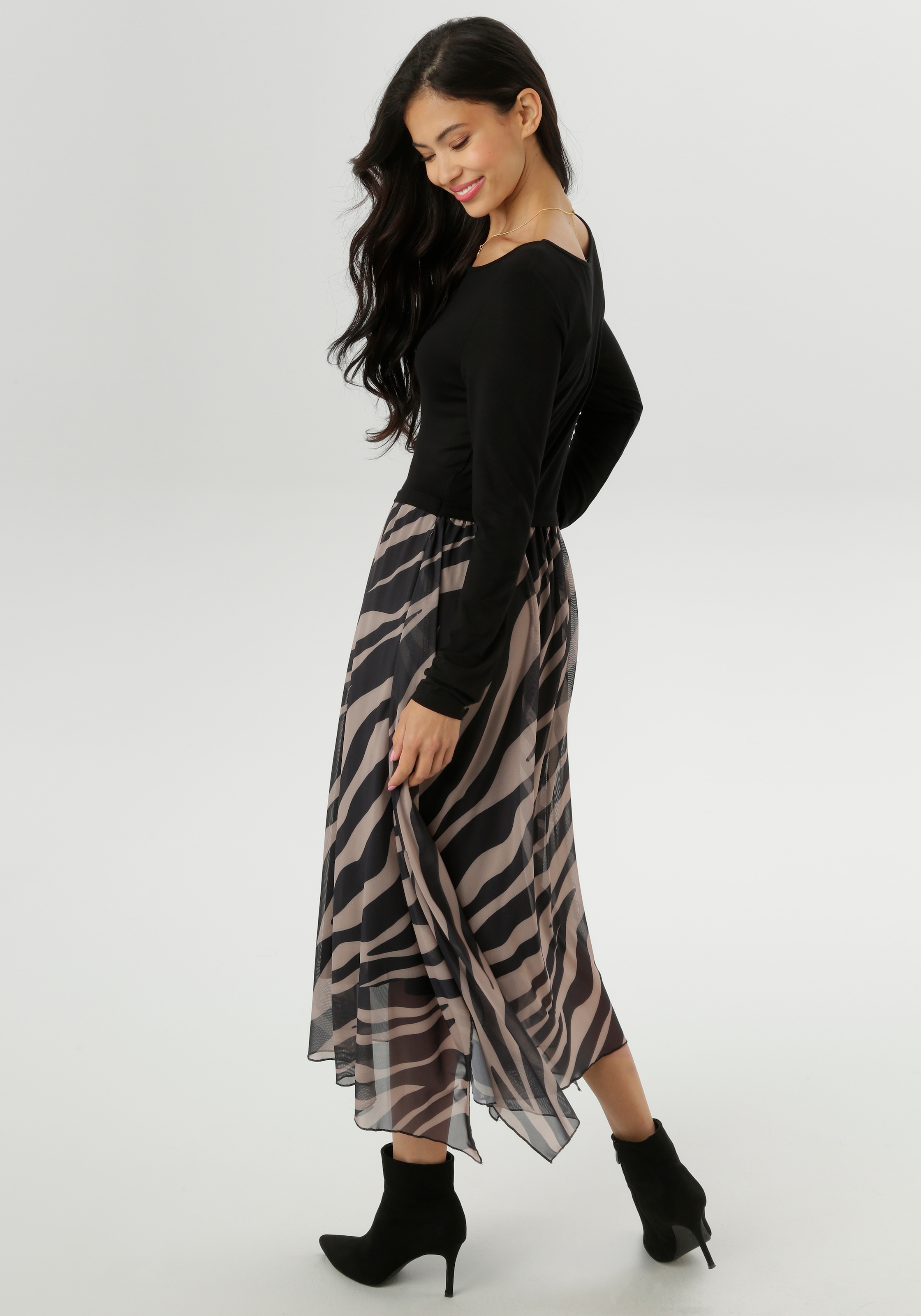 Aniston SELECTED Jerseykleid, im Materialmix mit trendigen Animalprint - NEUE KOLLEKTION