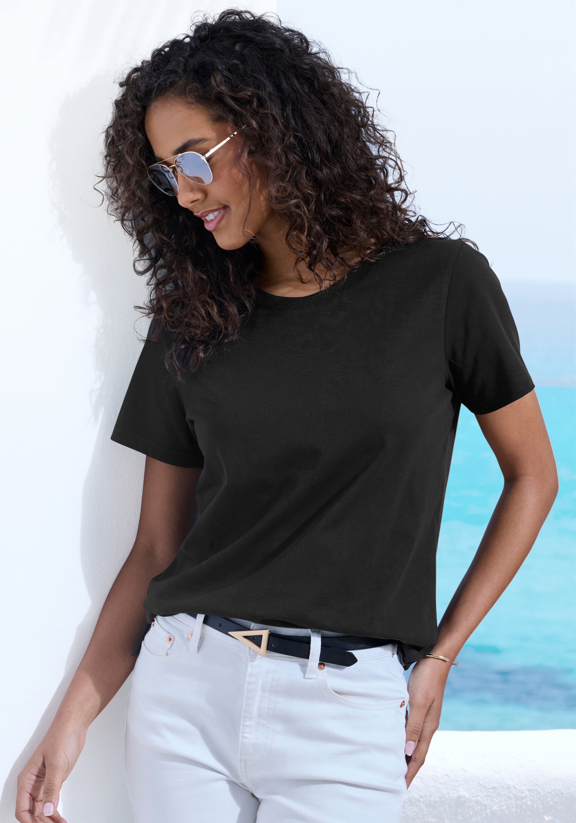 Beachtime T-Shirt »mit modischem Schlitz am Saum« aus hochwertiger Baumwoll-Qualität
