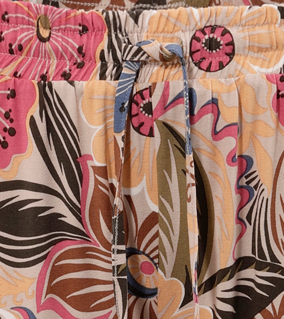 Aniston CASUAL Schlupfhose, mit grossflächigen Blüten und Blättern bedruckt