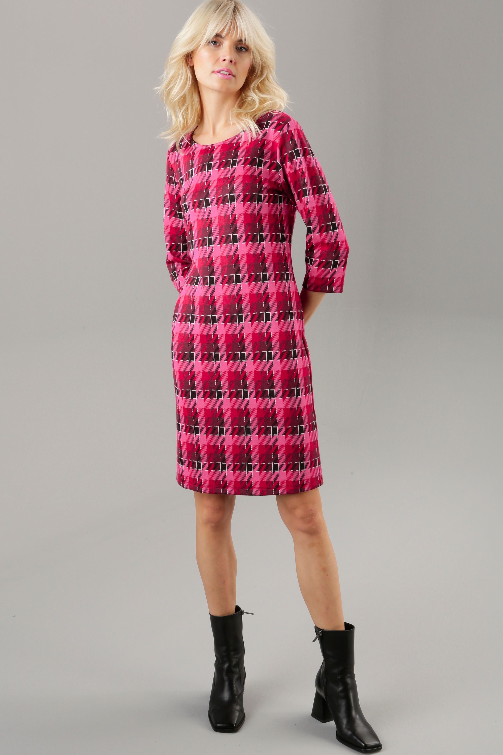 Aniston SELECTED Knallfarben Jelmoli-Versand Allover-Muster | Shop trendy Jerseykleid, mit in Online