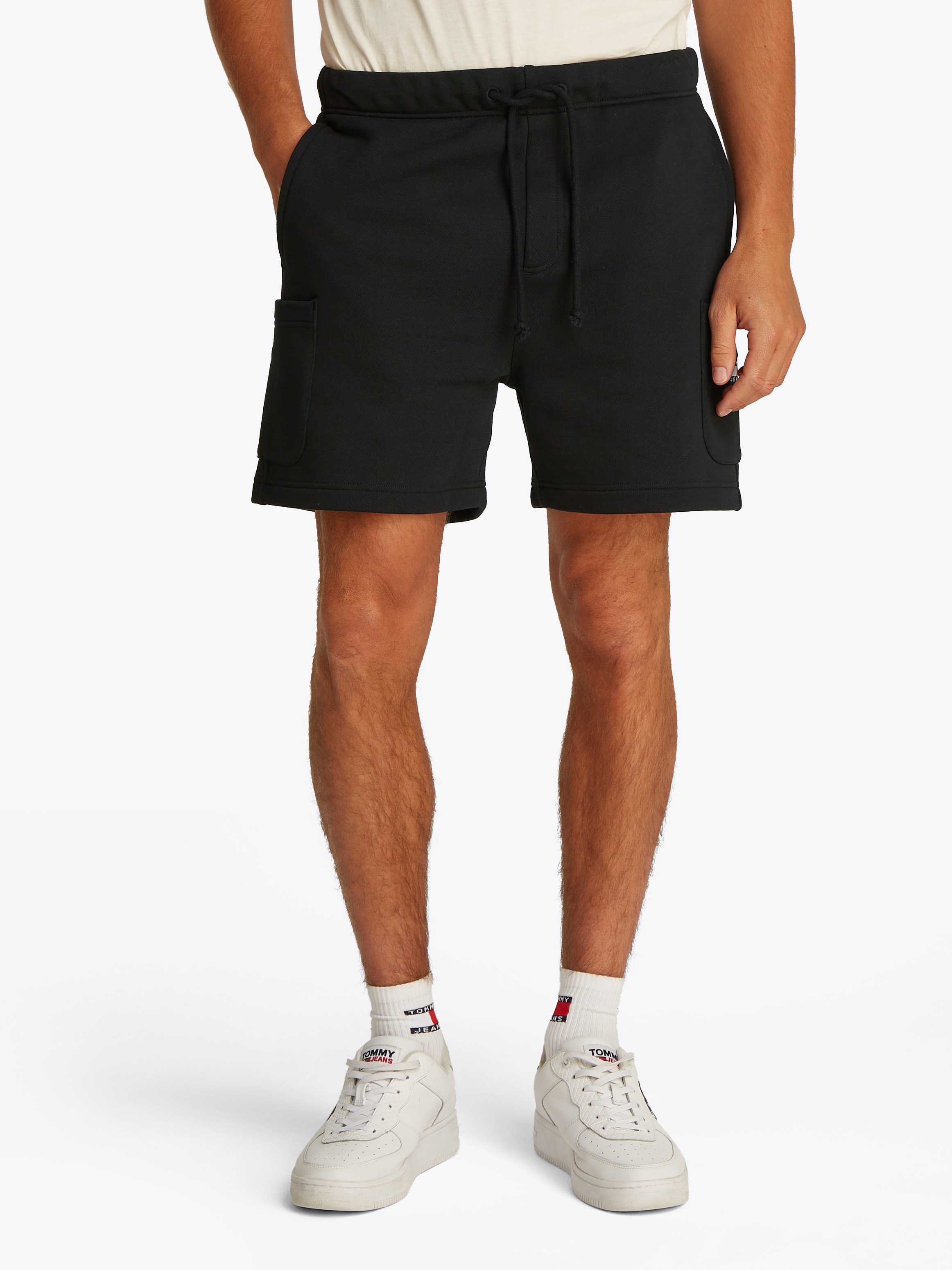 Tommy Jeans Cargoshorts »TJM BADGE CARGO SHORT«, mit Seitentasche