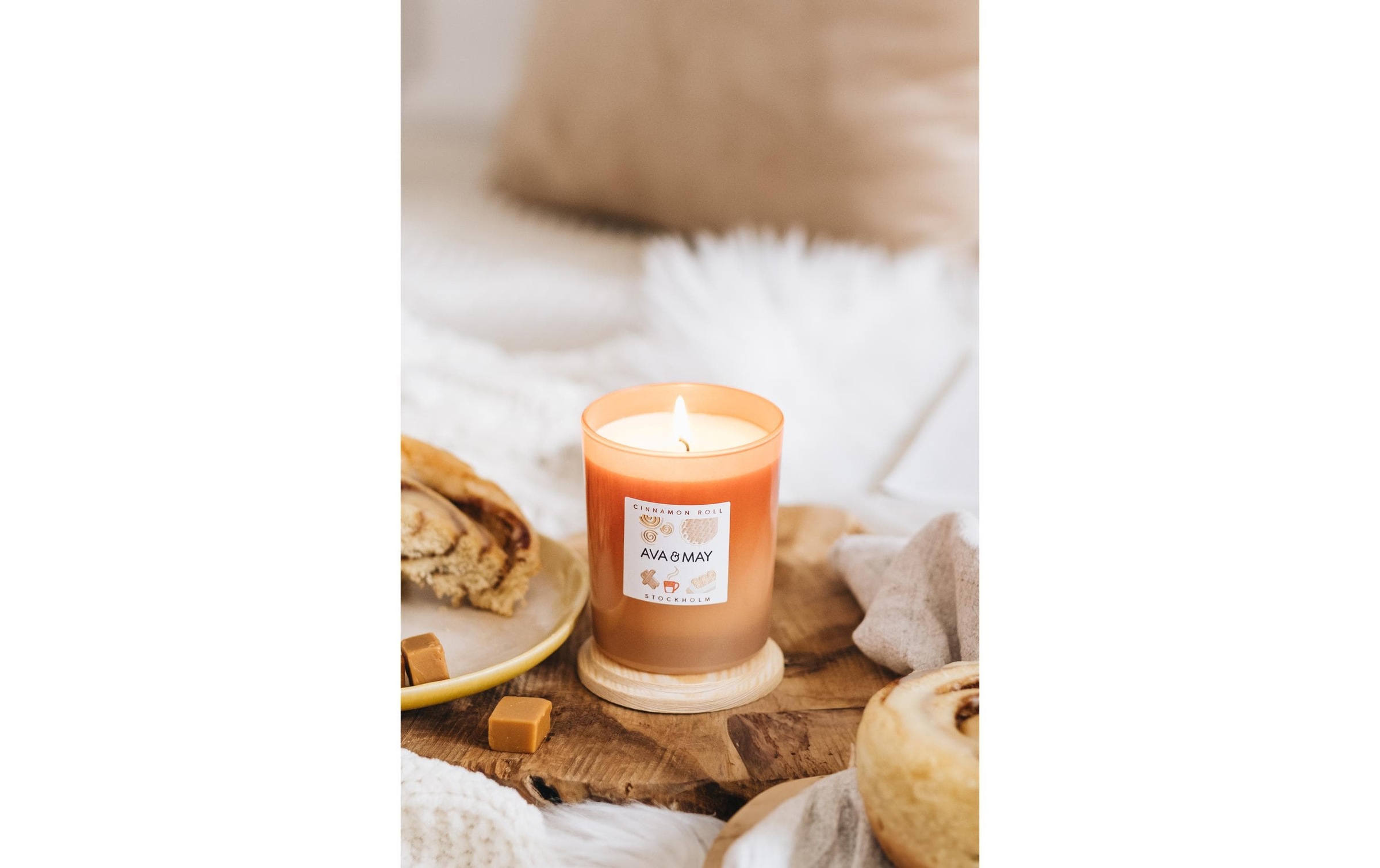 AVA & MAY Duftkerze »Cinnamon roll 180 g«, Holzart: Buche (Schweden)