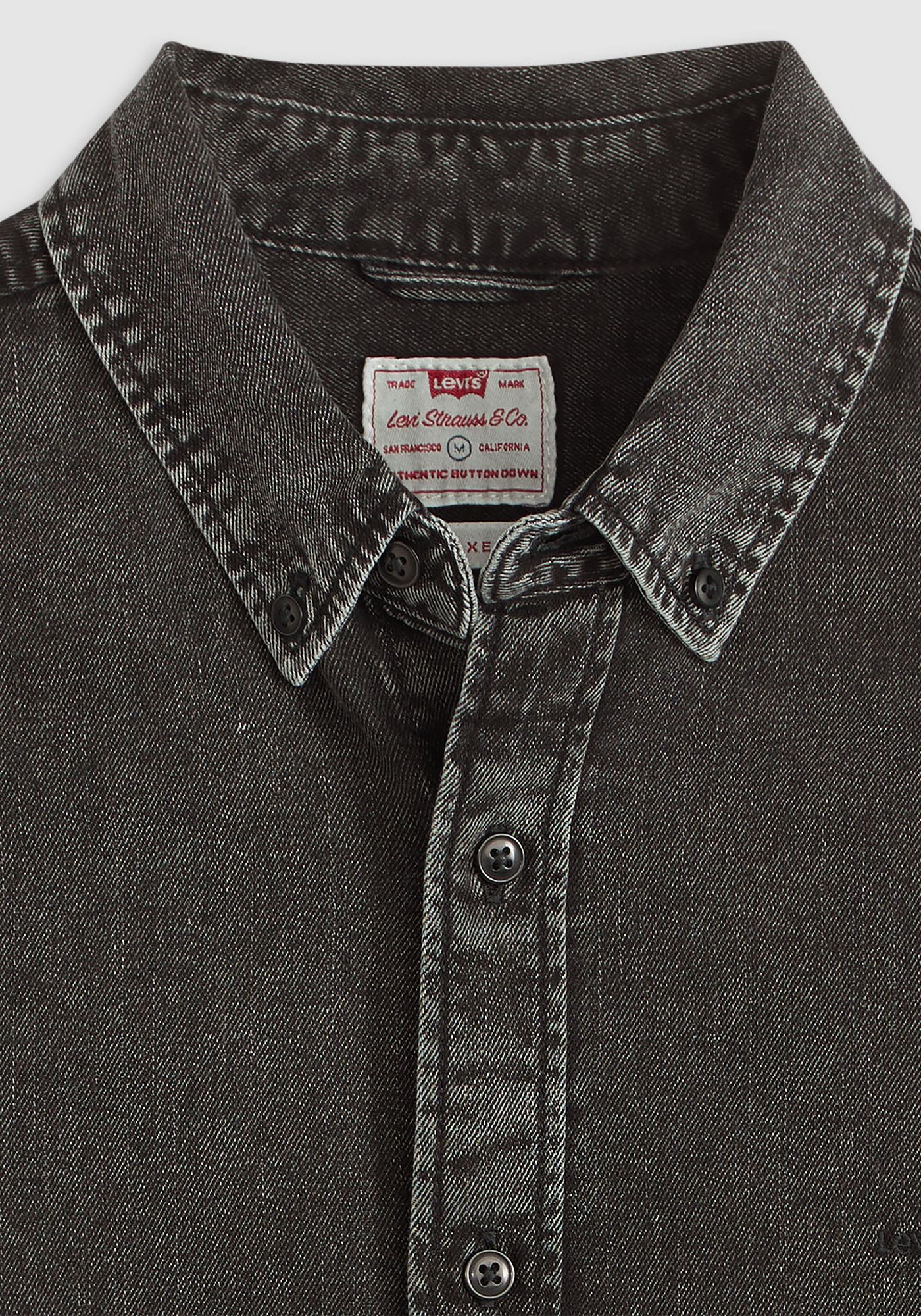 Levi's® Langarmhemd »AUTHENTIC BUTTON DOWN«, mit Ton-in-Ton Logostickerei auf der Brust