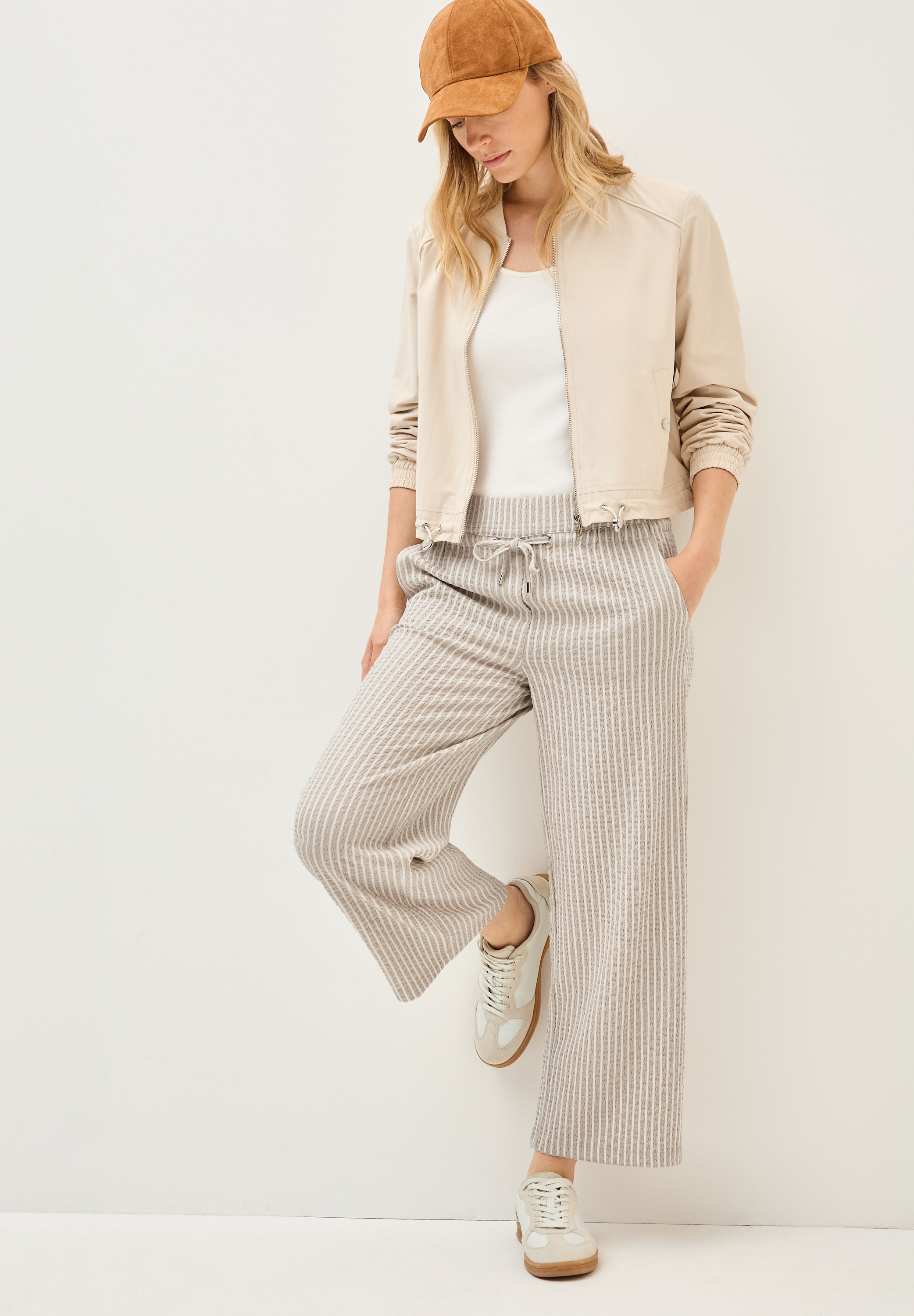Cecil Stoffhose »Style Neele«, mit Streifen-Muster, Seersucker-Style