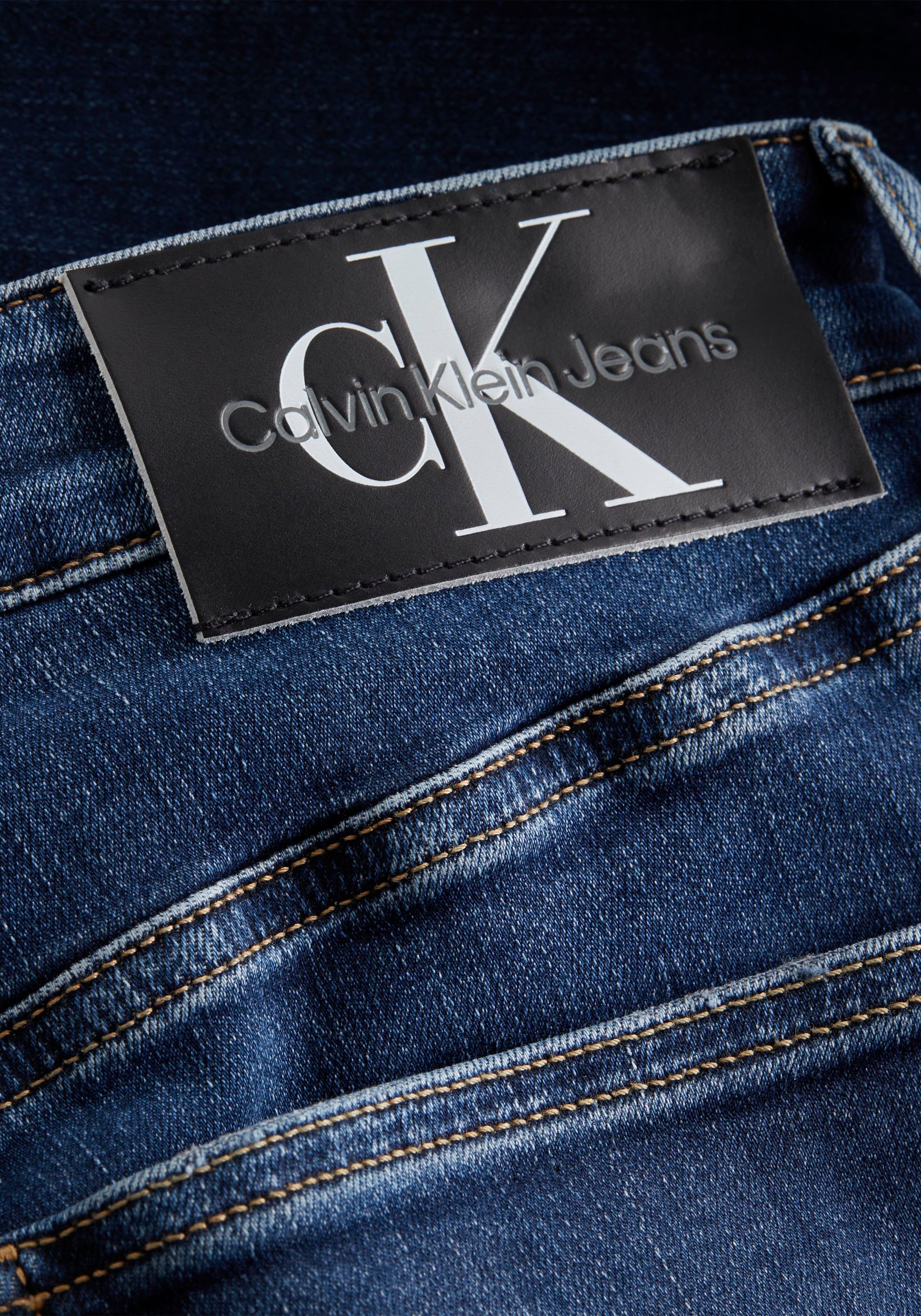Calvin Klein Skinny-fit-Jeans Calvin mit Klein Leder-Badge »SKINNY«, online | shoppen Jelmoli-Versand Jeans