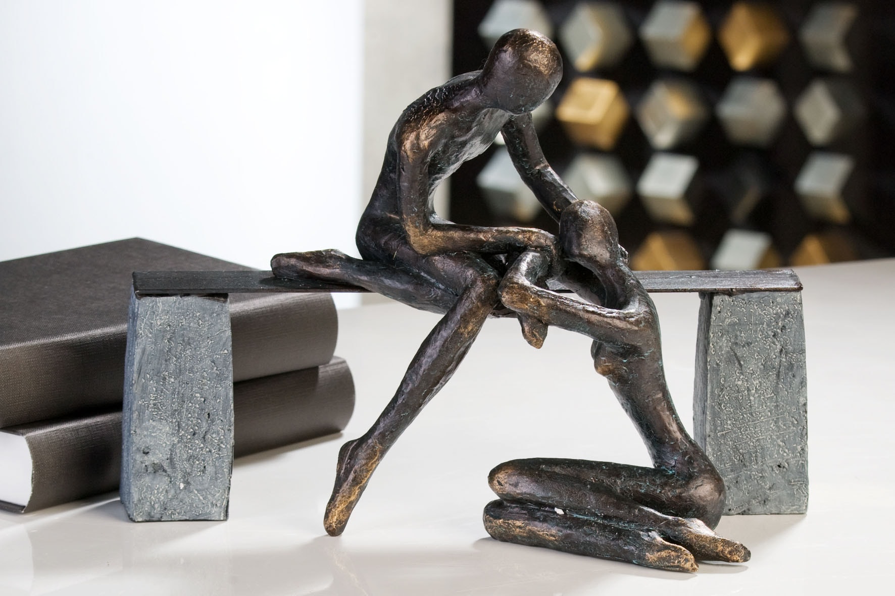 Casablanca by Gilde Dekofigur »Skulptur Freundschaft«, Dekoobjekt, Höhe 22 cm, mit Spruchanhänger, Wohnzimmer