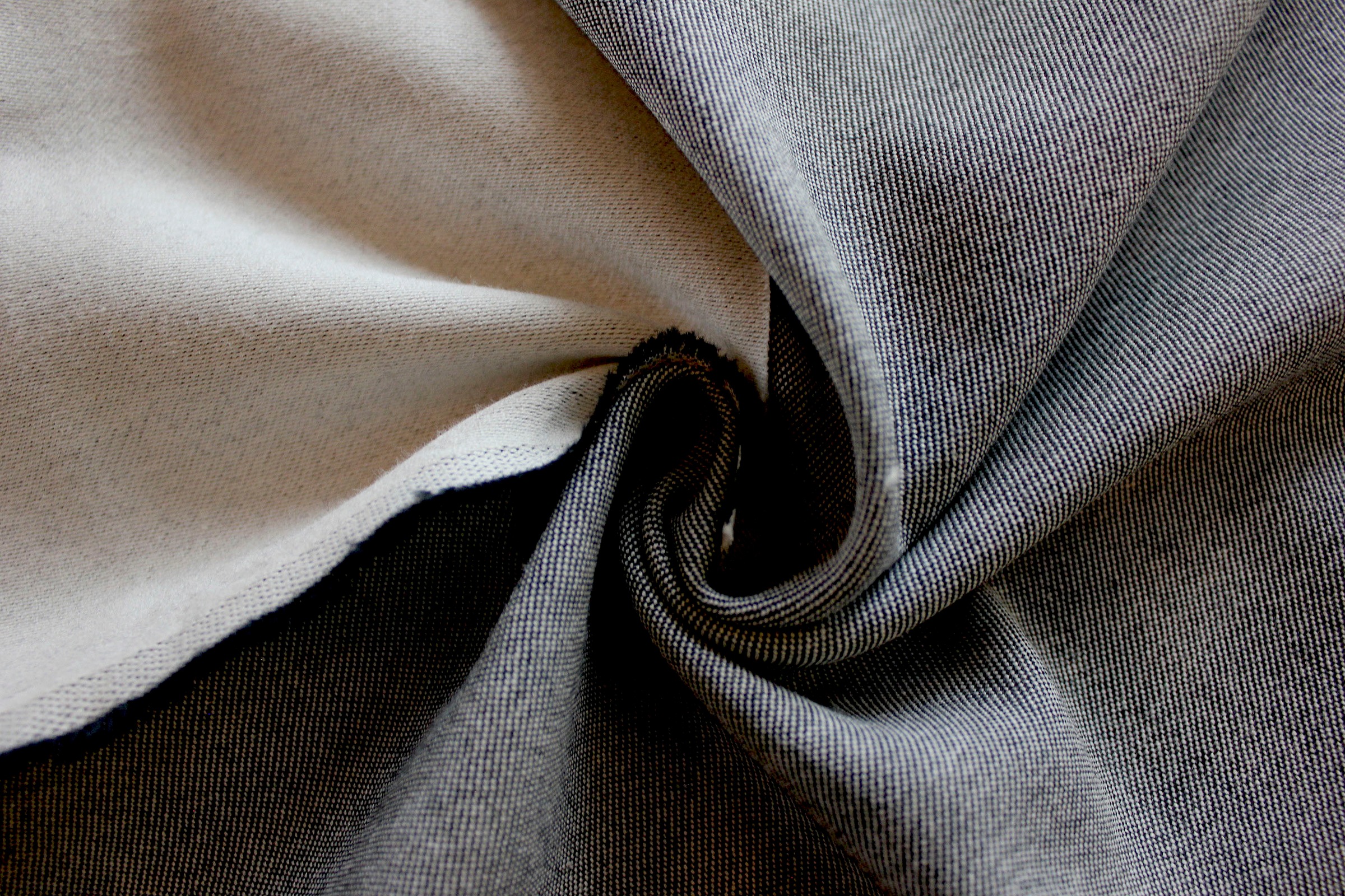 Adam Tischläufer "Uni Collection Light"