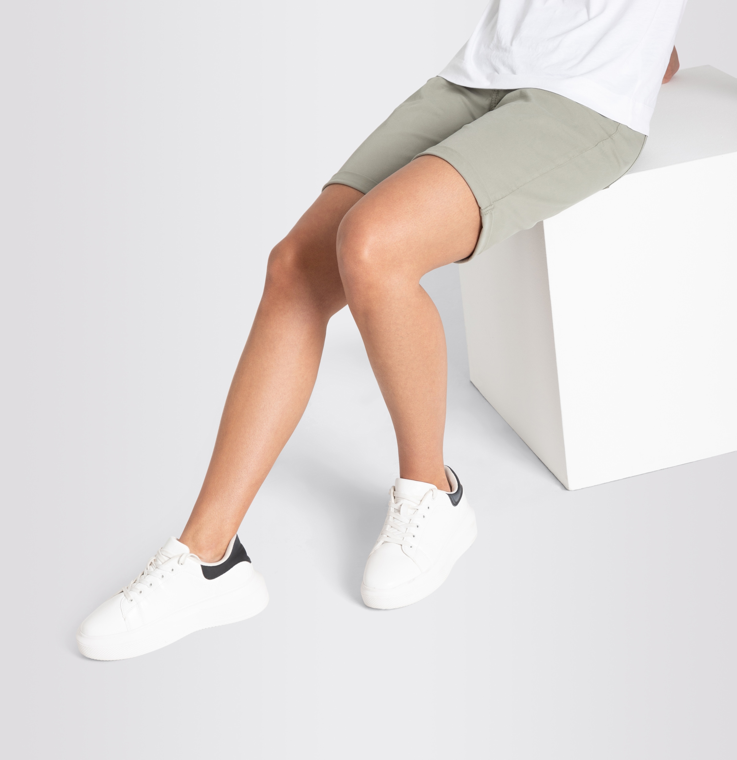 MAC Chinoshorts »summer clean«