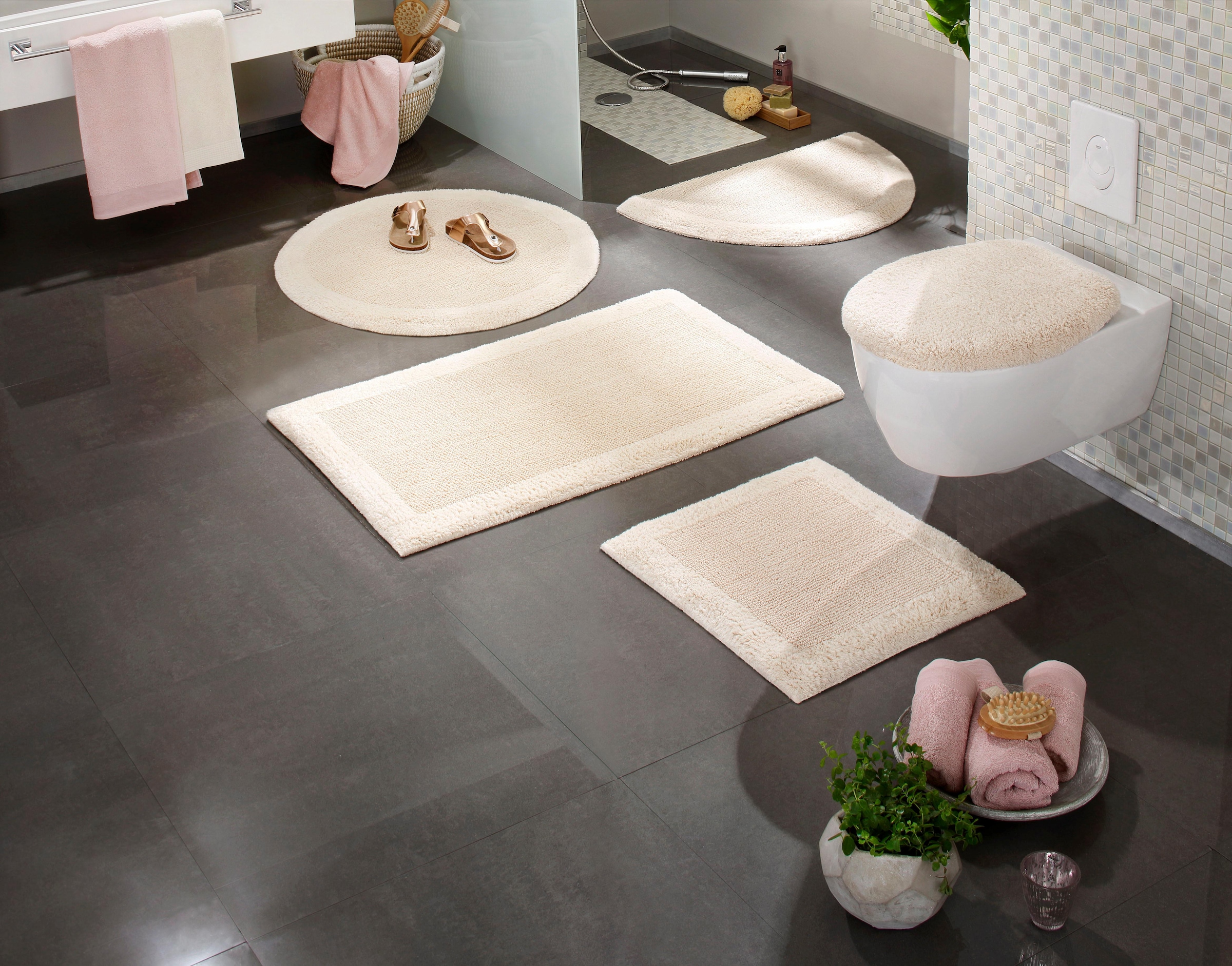 my home Badematte »Kapra, Badvorleger, Badezimmer Teppich«, beidseitig nutzbar-fussbodenheizungsgeeignet-strapazierfähig, mit Bordüre, Badteppich, Badematte