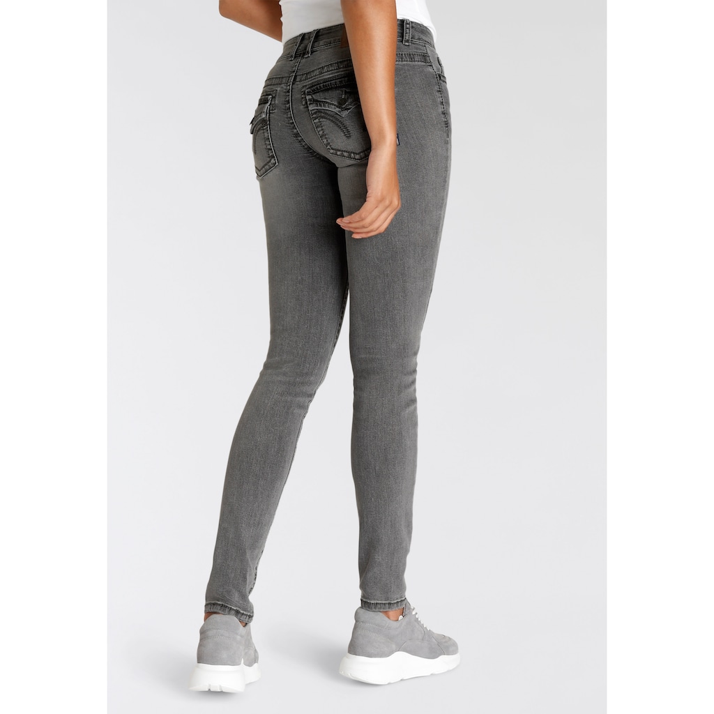 Arizona Skinny-fit-Jeans »mit Kontrastnähten und Pattentaschen«