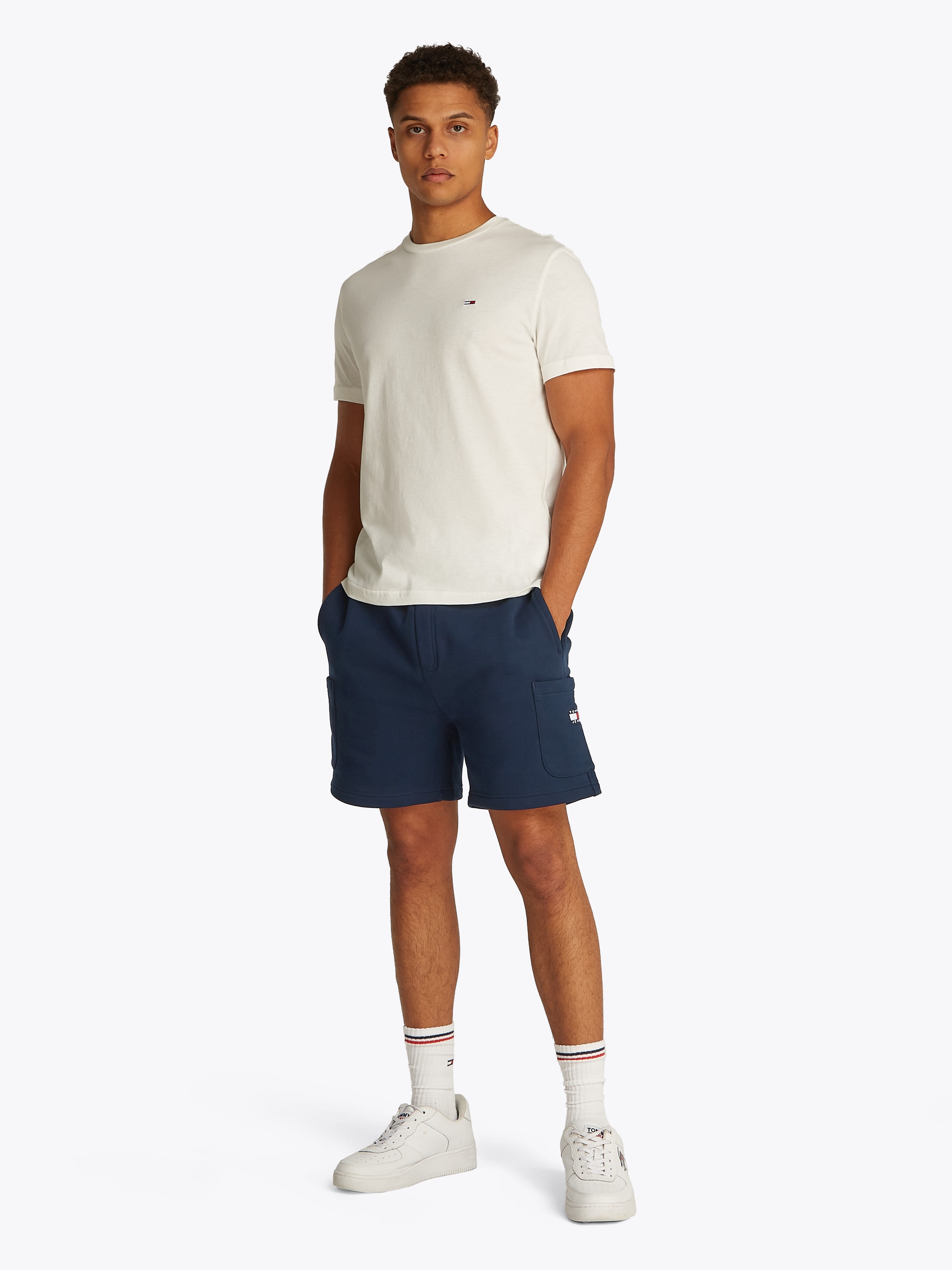 Tommy Jeans Cargoshorts »TJM BADGE CARGO SHORT«, mit Seitentasche