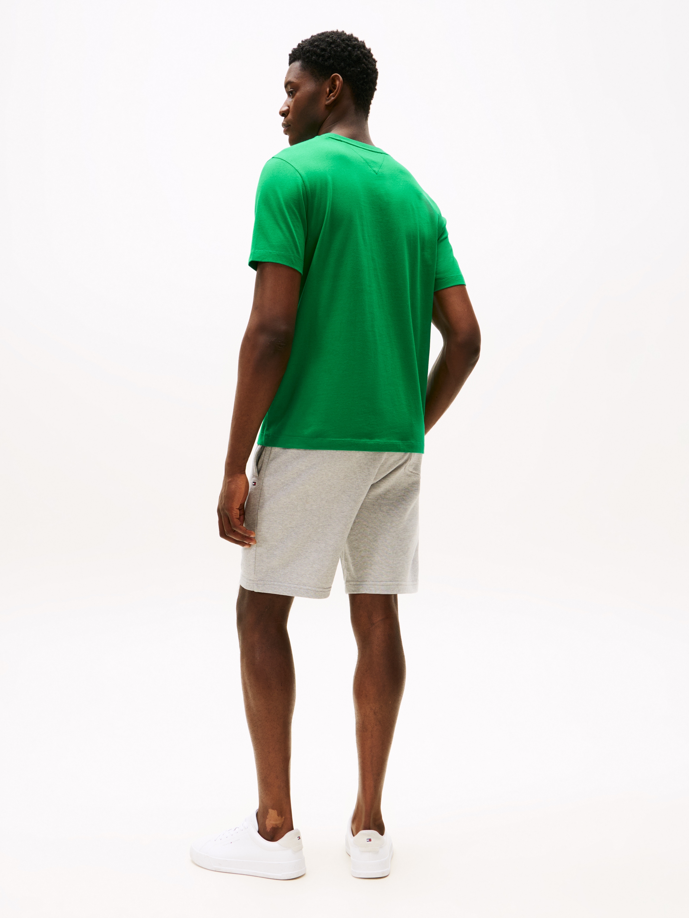 Tommy Hilfiger T-Shirt »ESSENTIAL REG FIT SOLID TEE mit Stickerei und Rundhals«, unifarben, casual, regular fit, Baumwolle, Rundhals