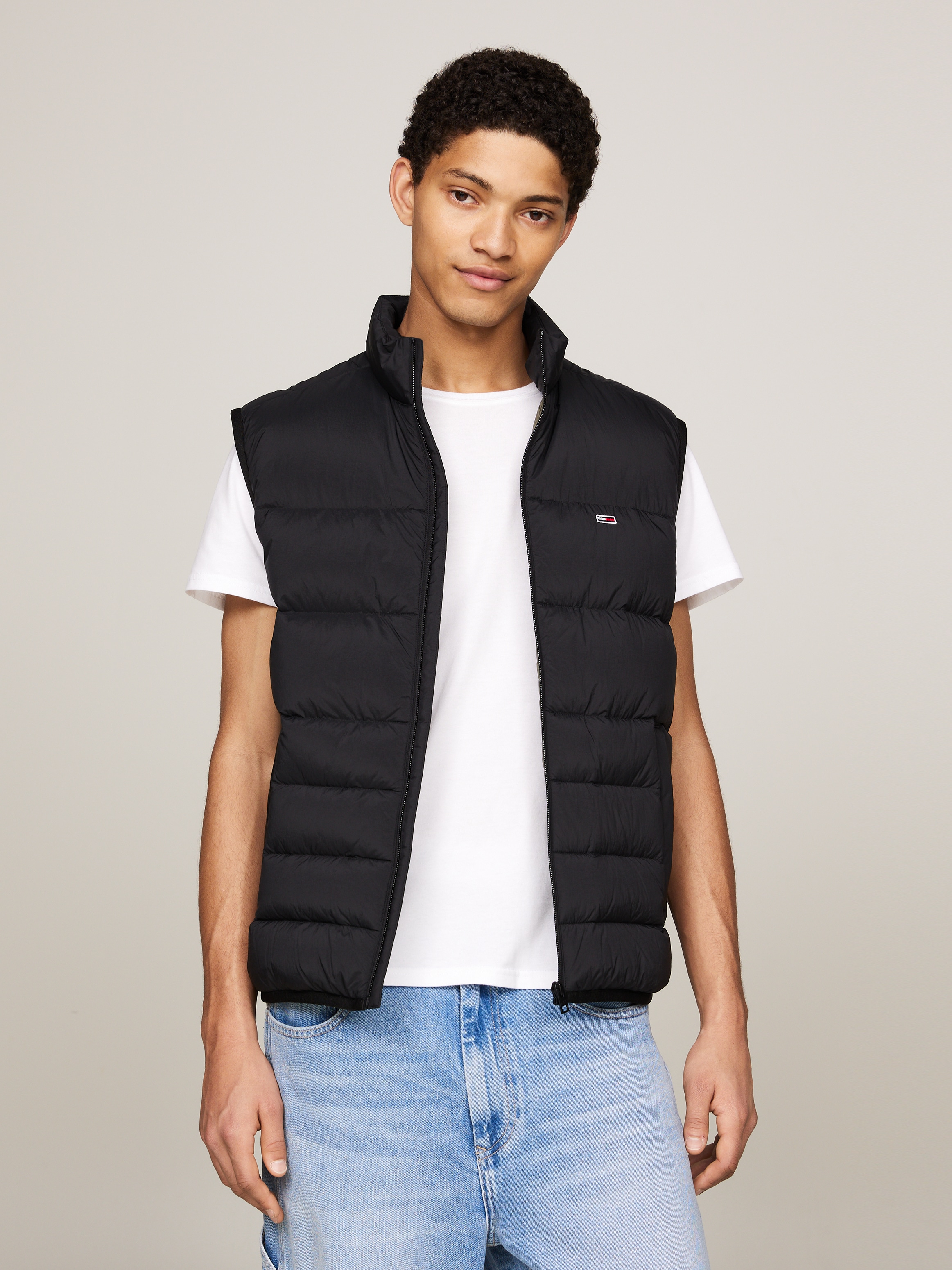 Tommy Jeans Steppweste »TJM LIGHT DOWN VEST«, mit Logostickerei