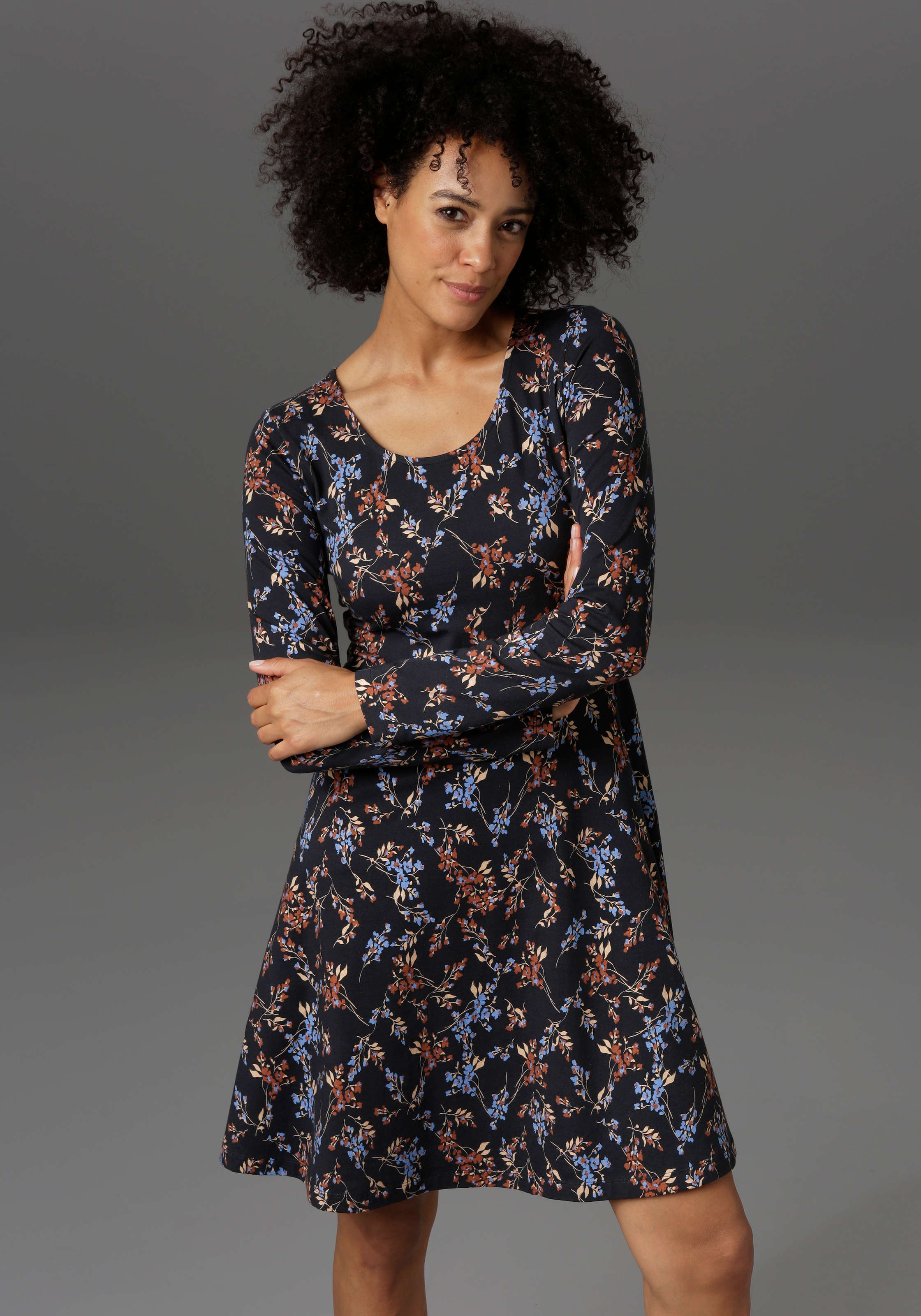 online | Jerseykleid, Blumendruck Jelmoli-Versand kaufen mit CASUAL harmonischem Aniston