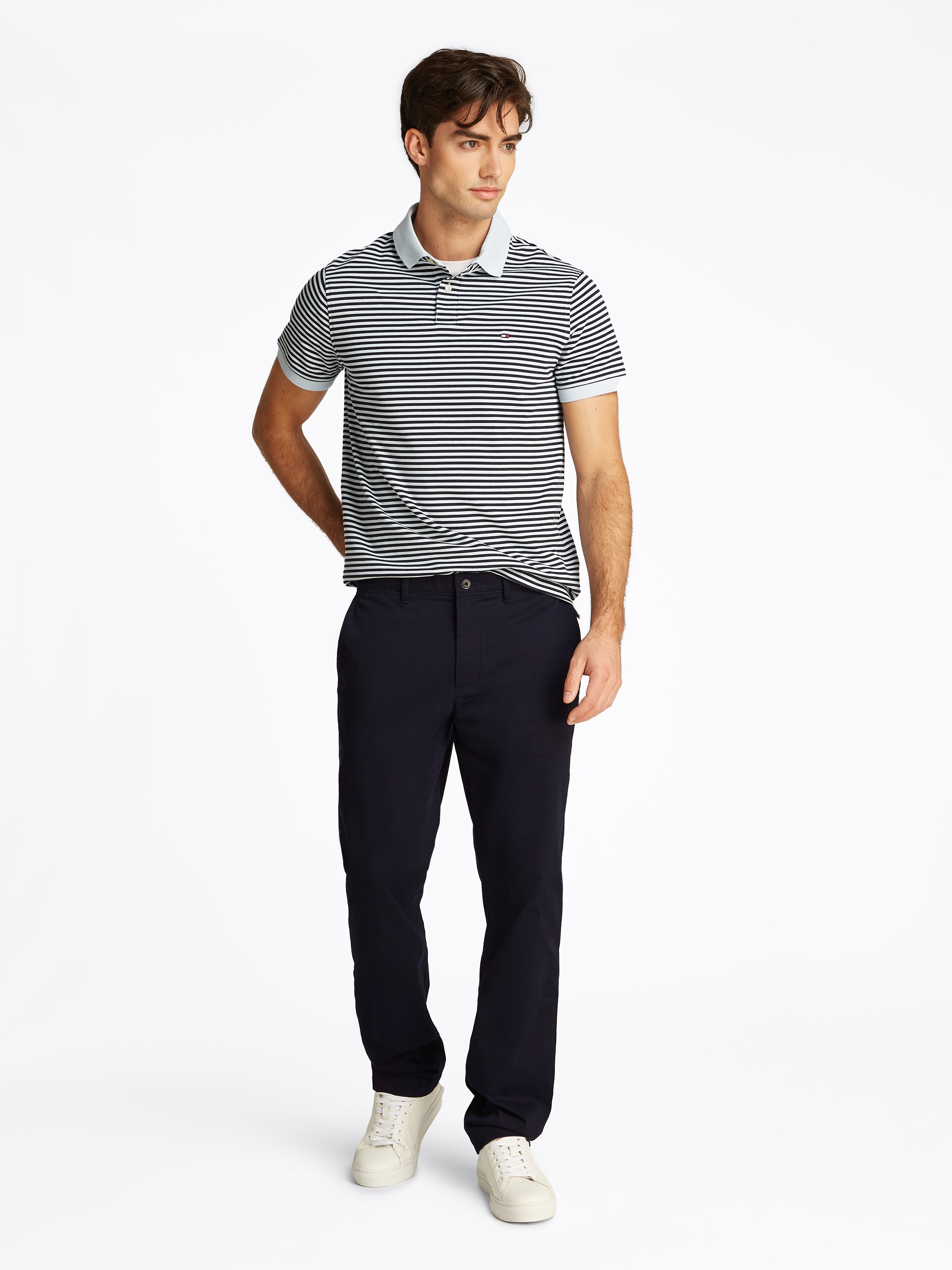 Tommy Hilfiger Chinohose »DENTON CHINO SATIN«, mit Gesässtaschen mit Knopf, Logostickerei