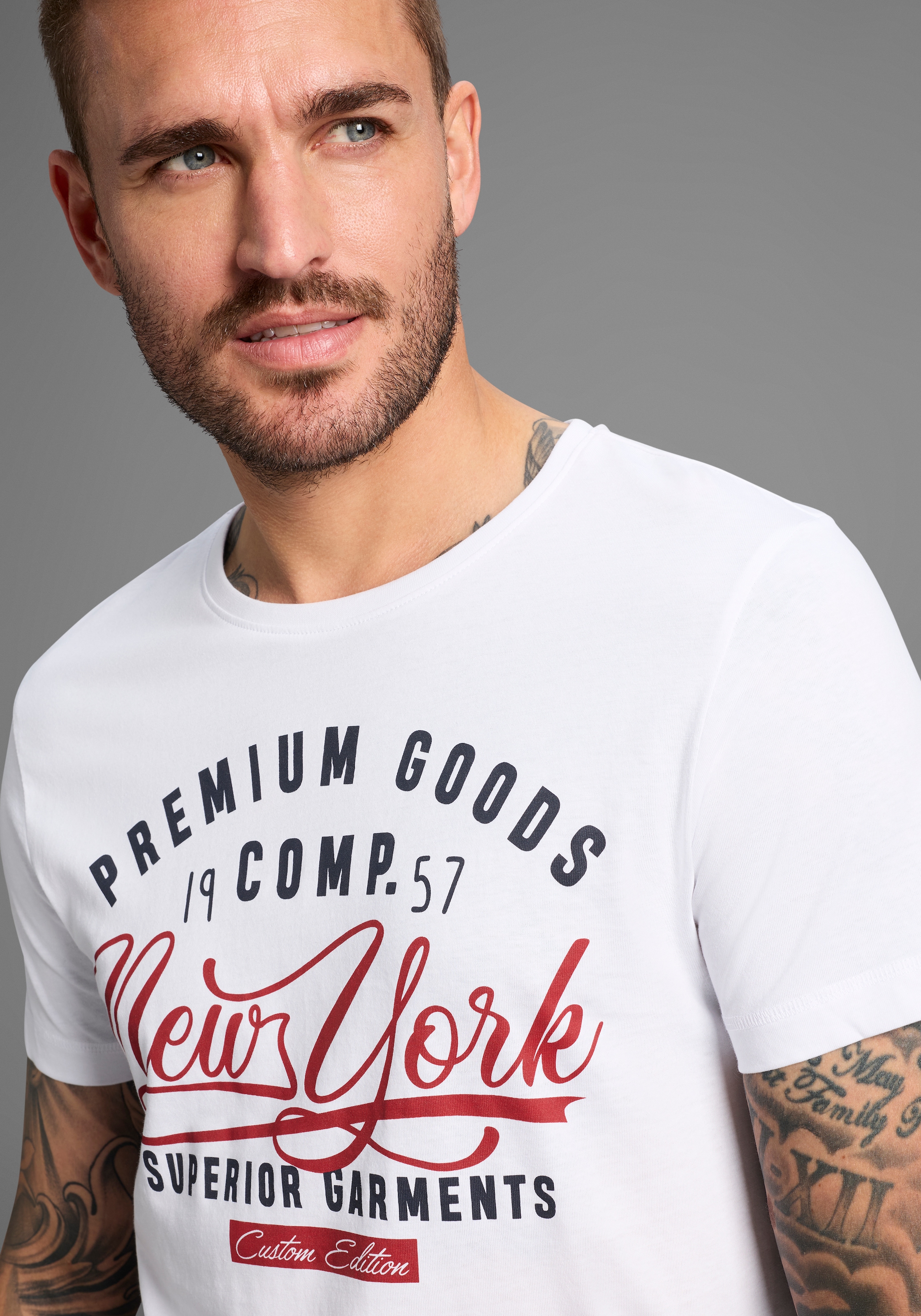 AJC T-Shirt, kurzärmelig, schmal geschnitten, mit stylischem Druck