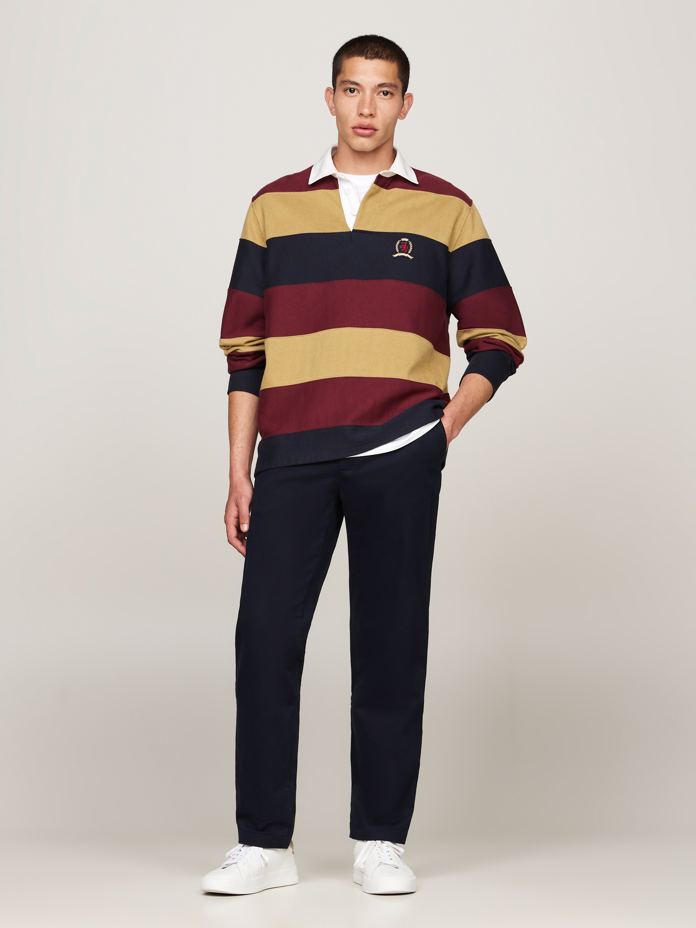 Tommy Hilfiger Chinohose »DENTON CHINO SATIN«, mit Gesässtaschen mit Knopf, Logostickerei