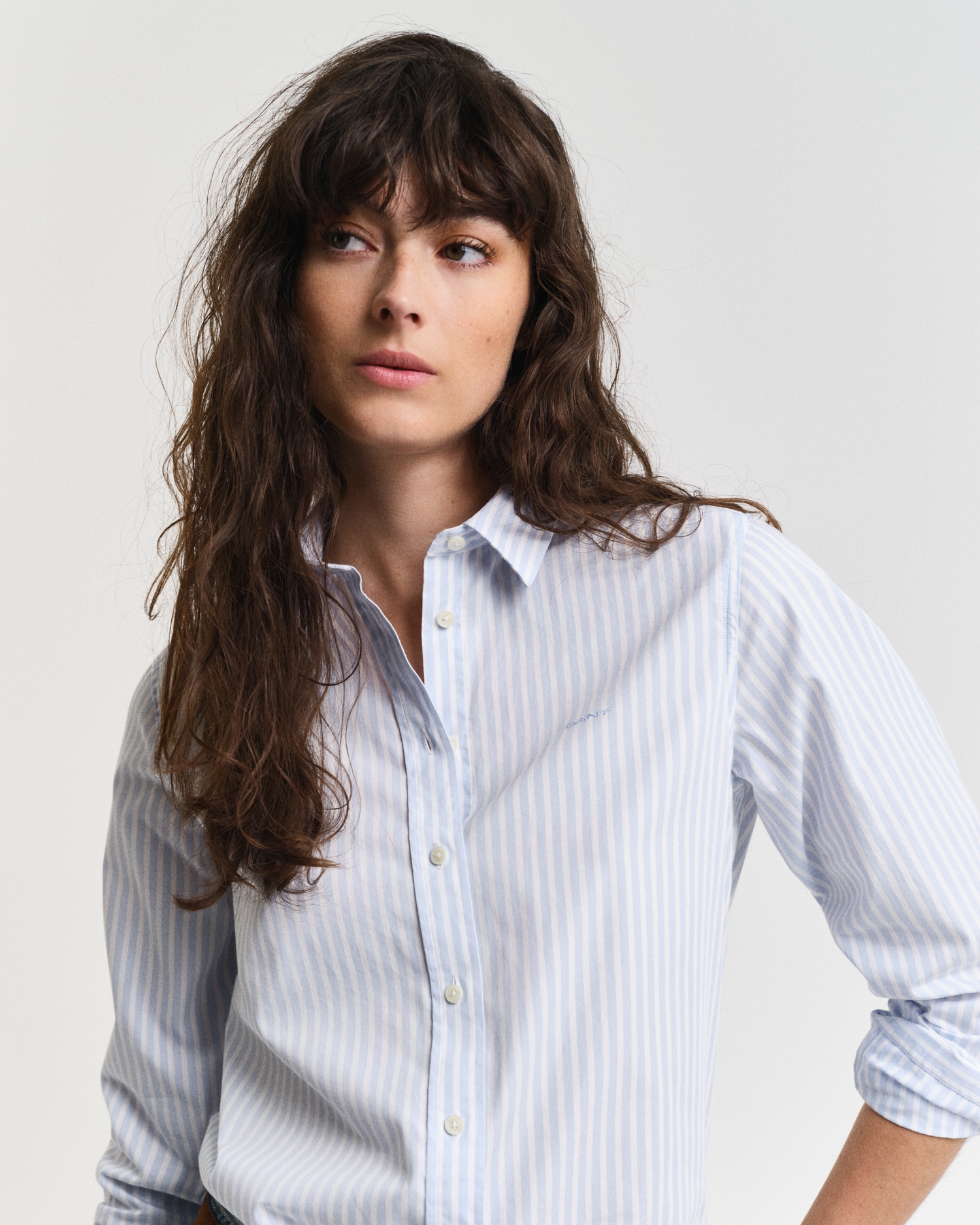 Gant Hemdbluse »REG POPLIN STRIPED SHIRT«, mit einer kleinen Logostickerei auf der Brust