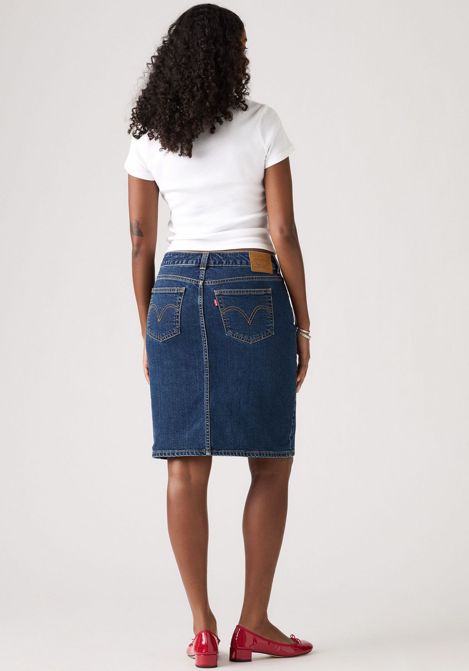 Levi's® Jeansrock »LOW MIDI SKIRT ME«, mit Schlitz für mehr Bewegungsfreiheit