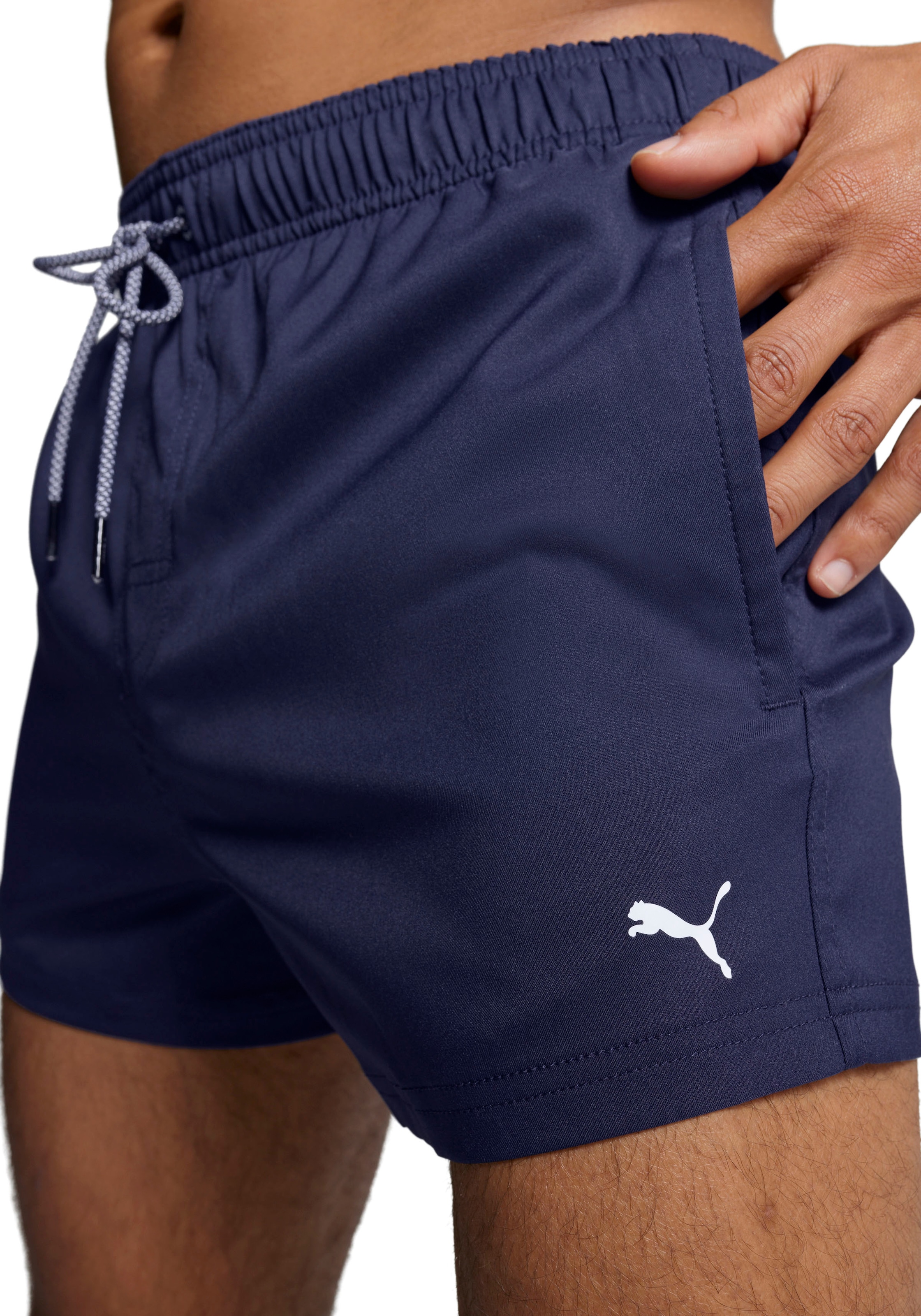 PUMA Badeshorts »PUMA SWIM MEN SHORT LENGTH SWIM SHORTS«, mit seitlichen Eingriff-Taschen,  Gesässtasche mit Klettverschluss