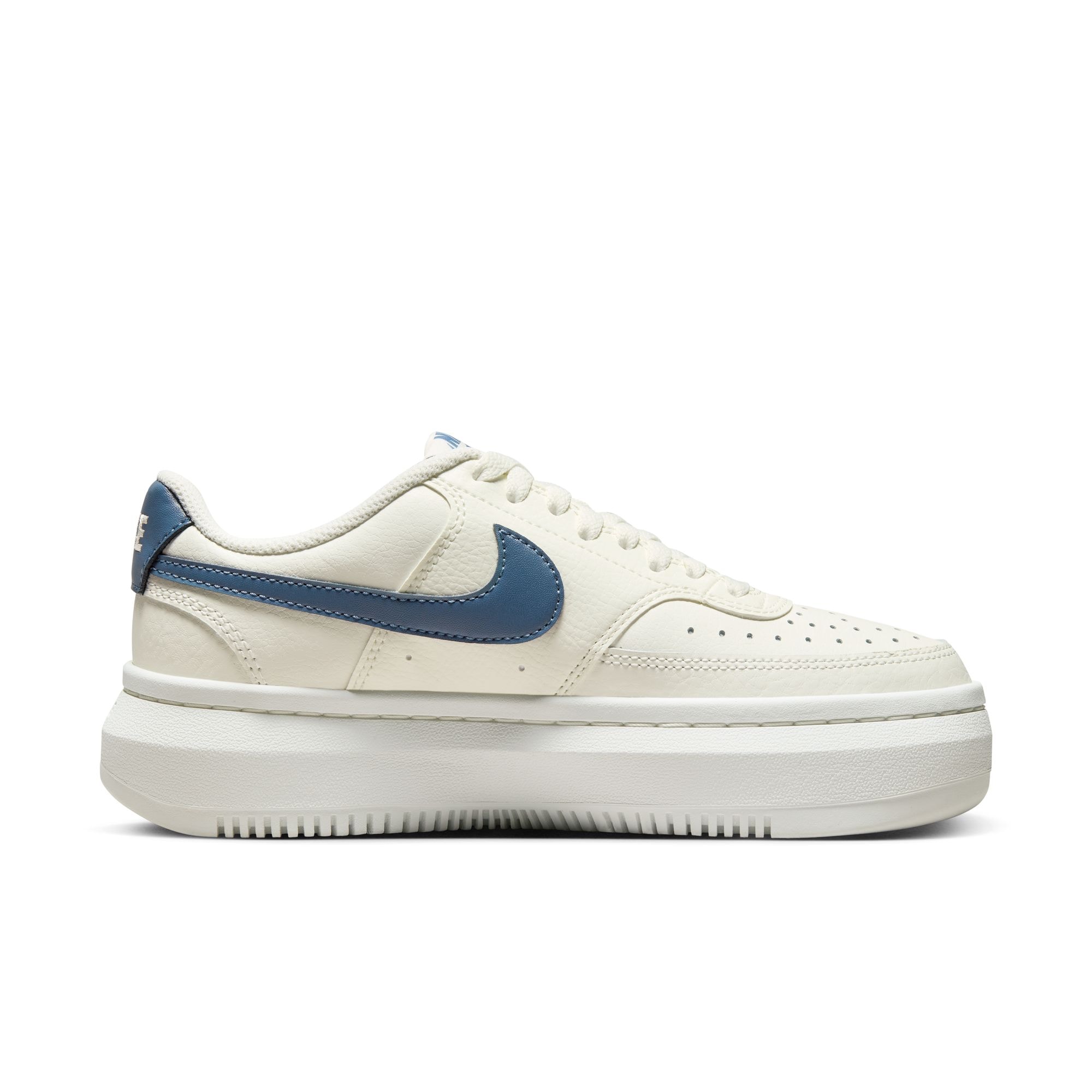 Nike Sportswear Sneaker »COURT VISION ALTA«, Design auf den Spuren des Air Force 1