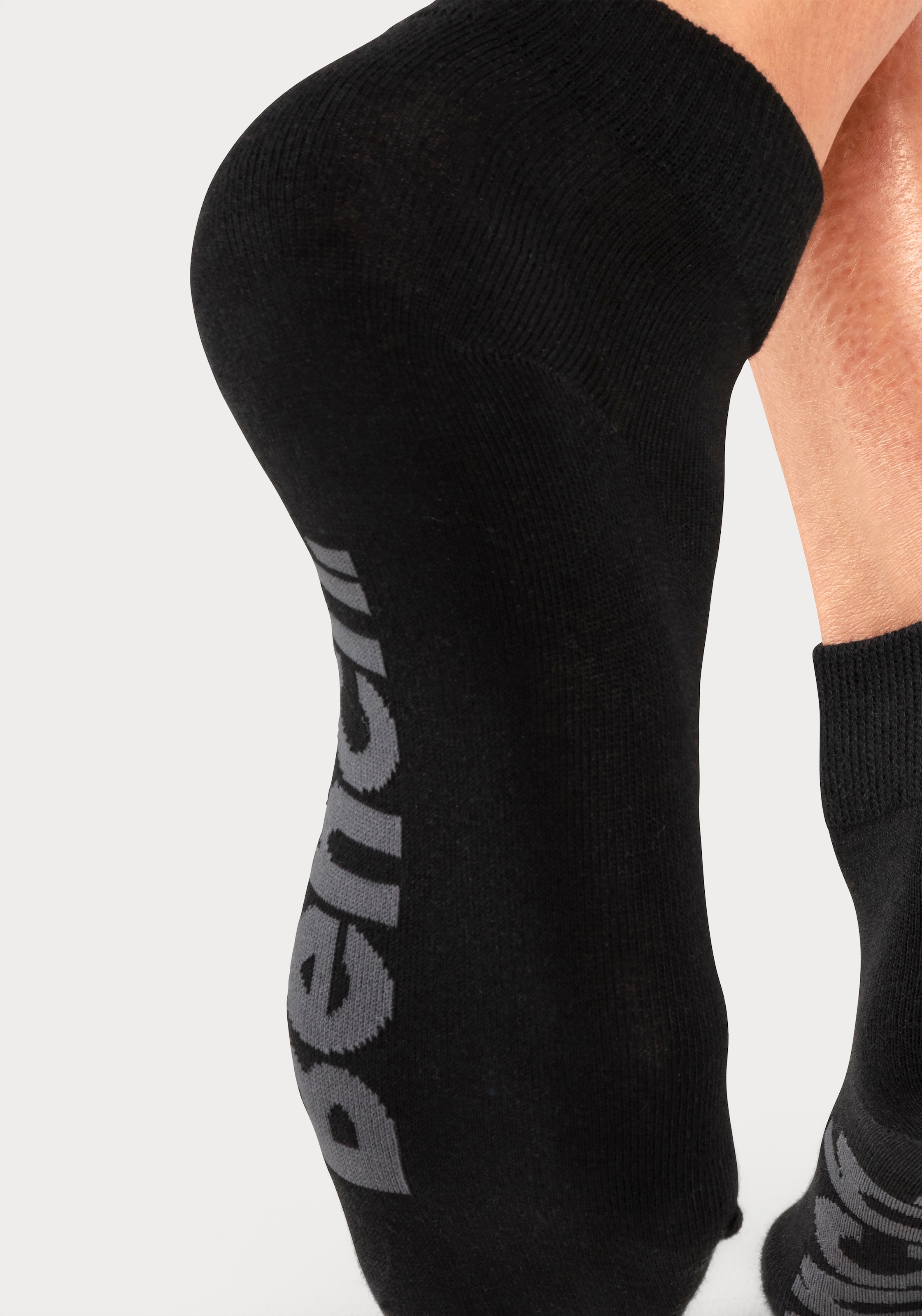 Bench. Kurzsocken, (Federtasche, 7 Paar), in ansprechendem Mäppchen mit Reissverschluss