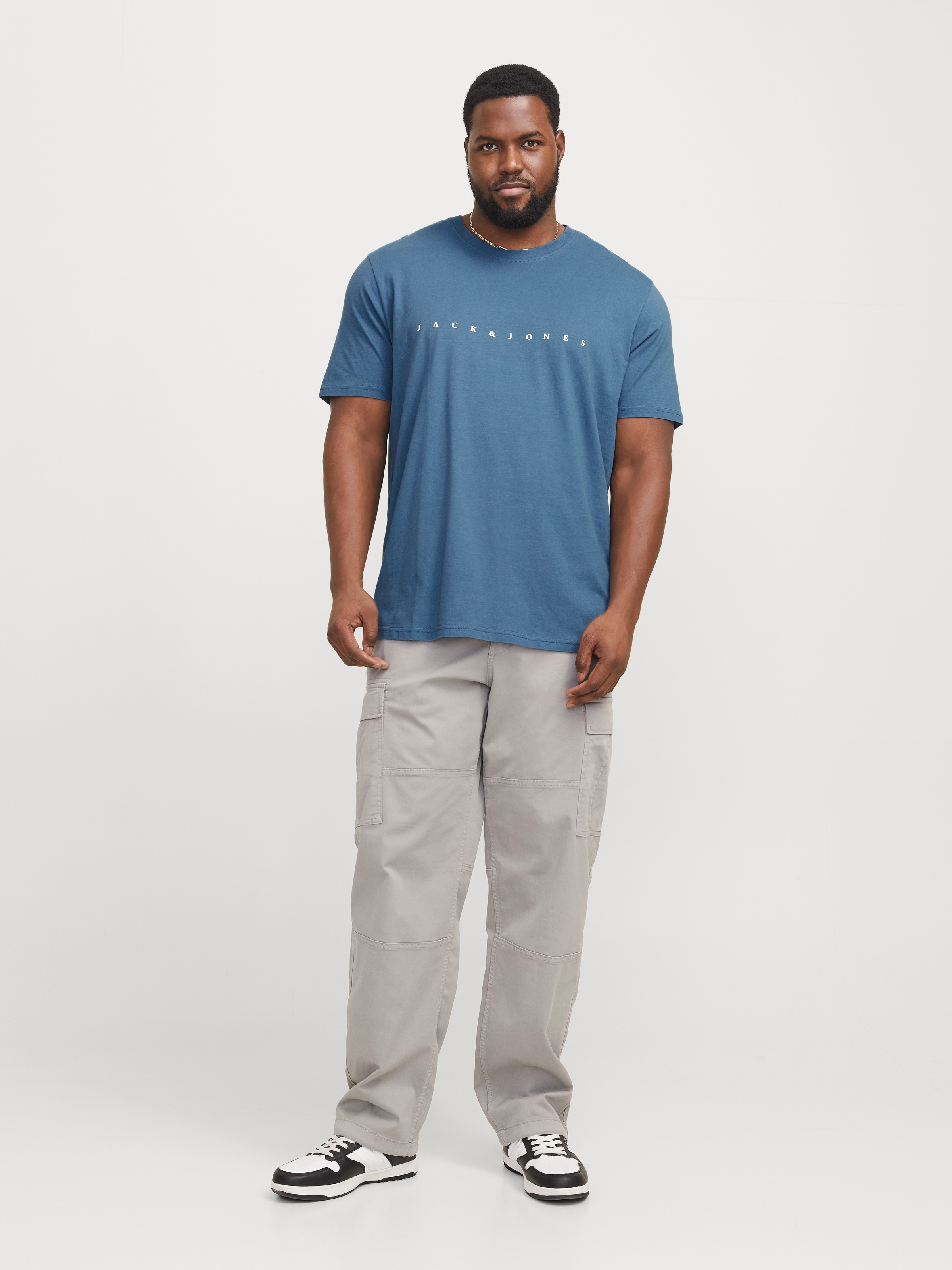 Jack & Jones PlusSize Rundhalsshirt »JJESTAR JJ TEE SS NOOS PLS«, mit Logo Schriftzug