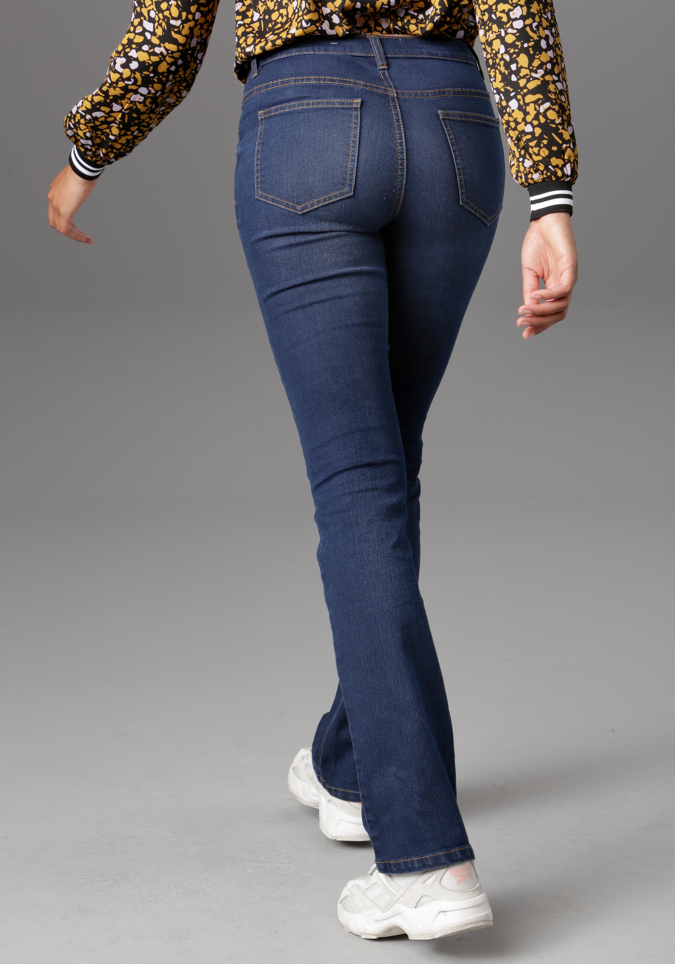 Aniston CASUAL Bootcut-Jeans, regular waist