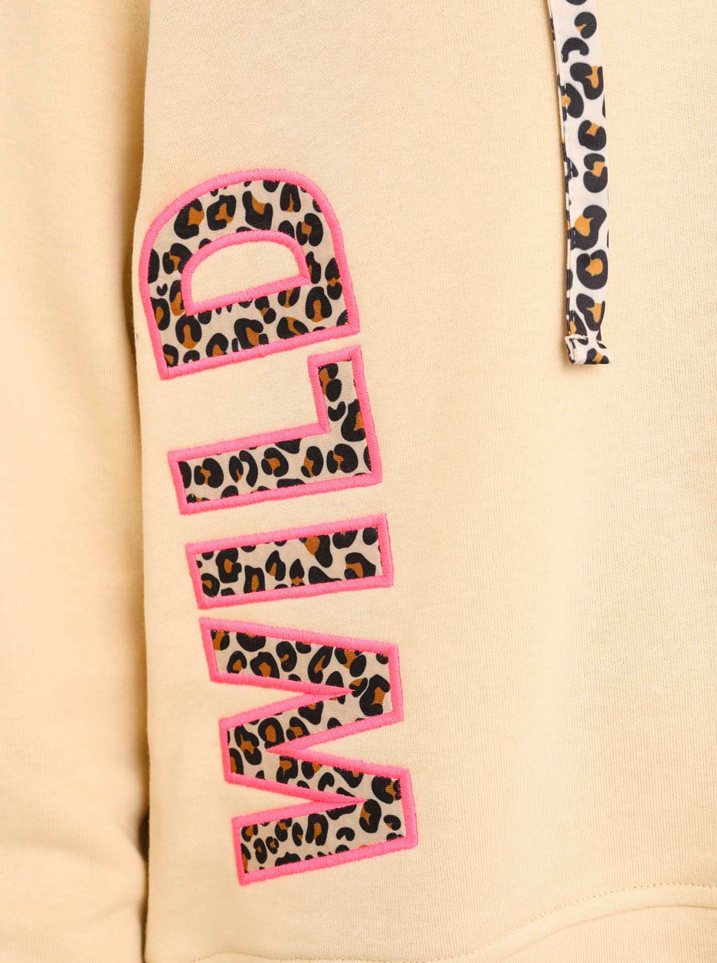 Zwillingsherz Hoodie »"Wild"«, V-Ausschnitt,mit Leo Applikation: WILD