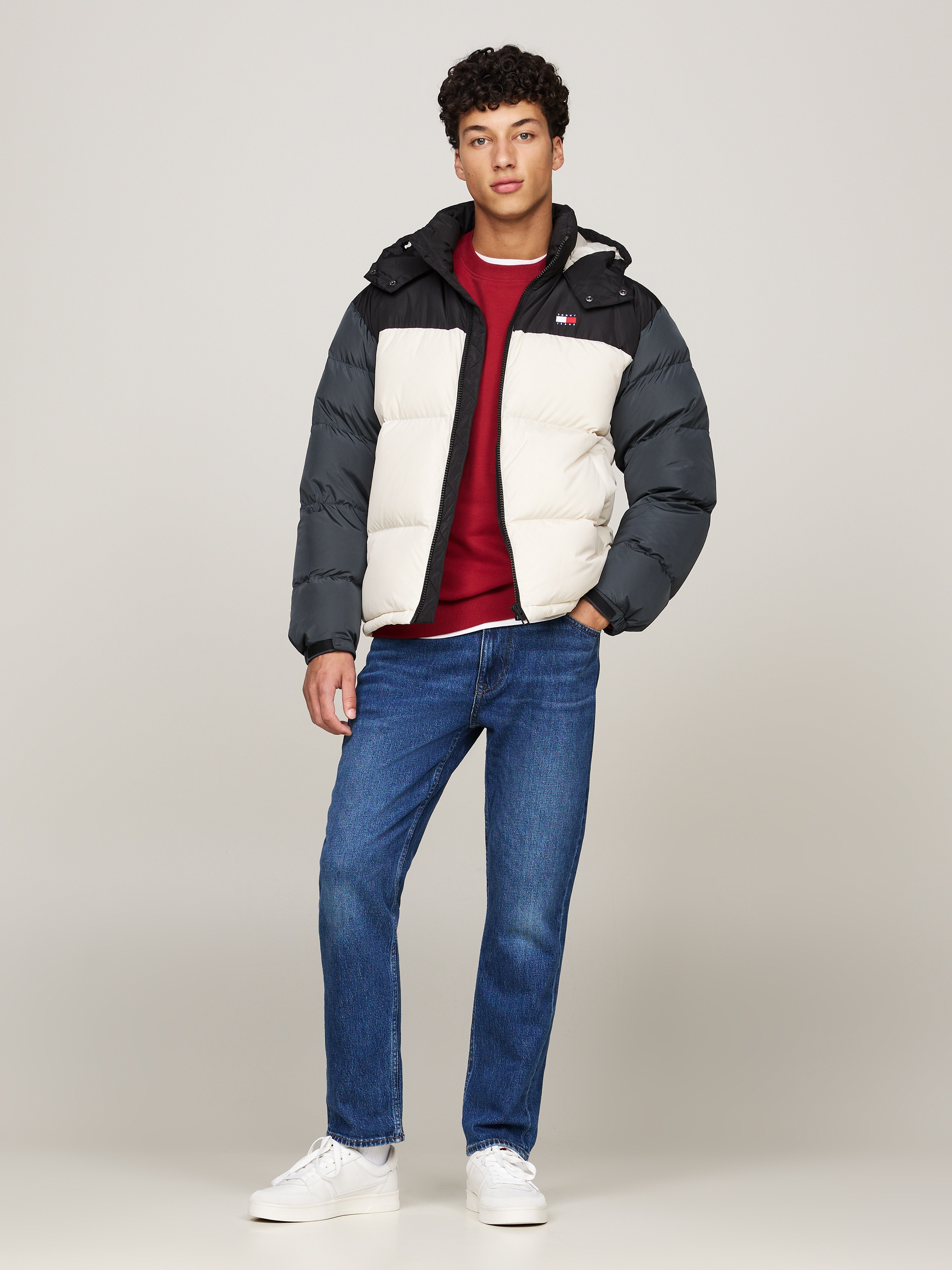 Tommy Jeans Steppjacke »TJM ALASKA COLORBLOCK PUFFER«, mit Kapuze, im mehrfarbigen Design