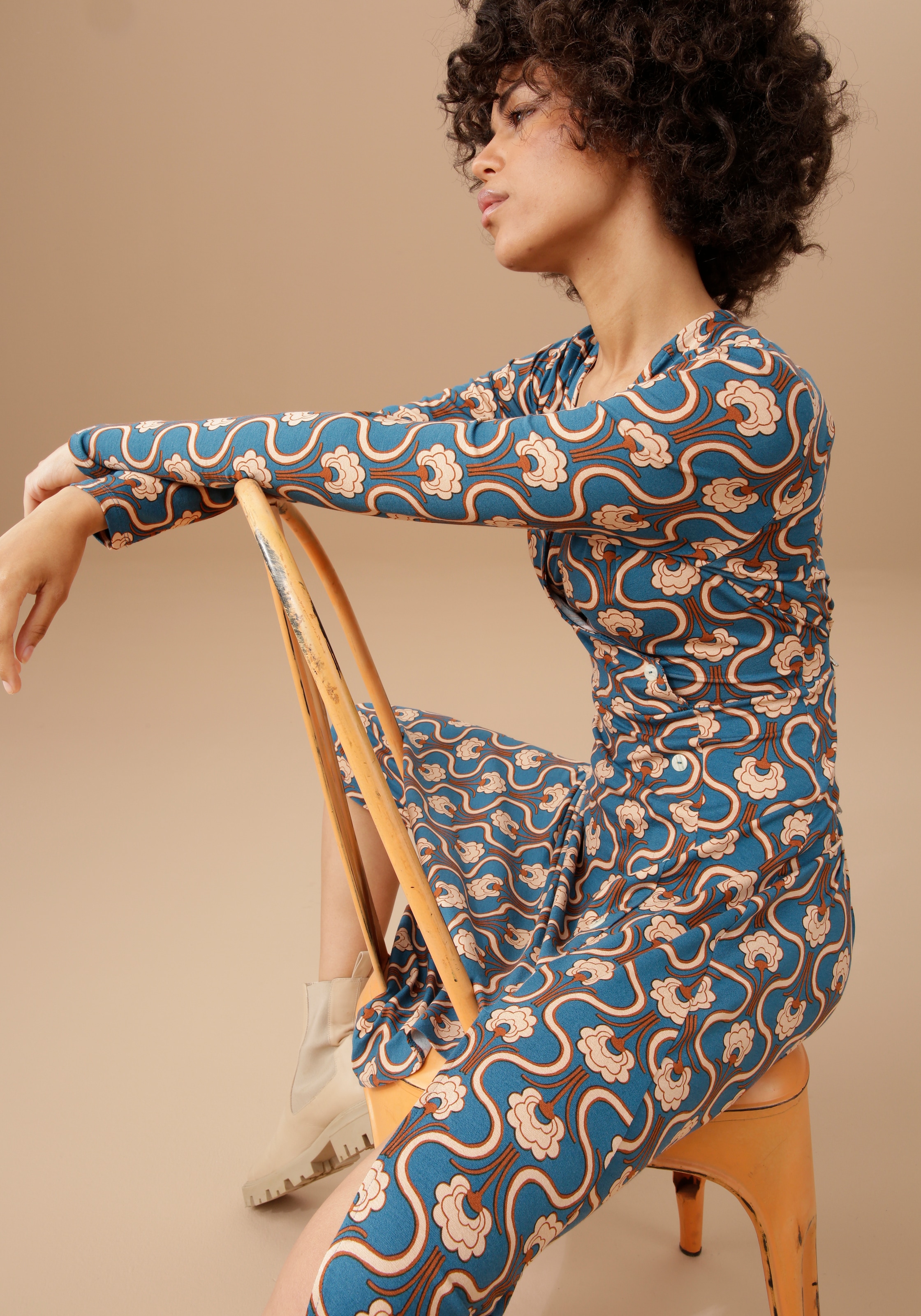 | Aniston CASUAL Jerseykleid, bedruckt online trendigem bestellen Jelmoli-Versand Retromuster mit