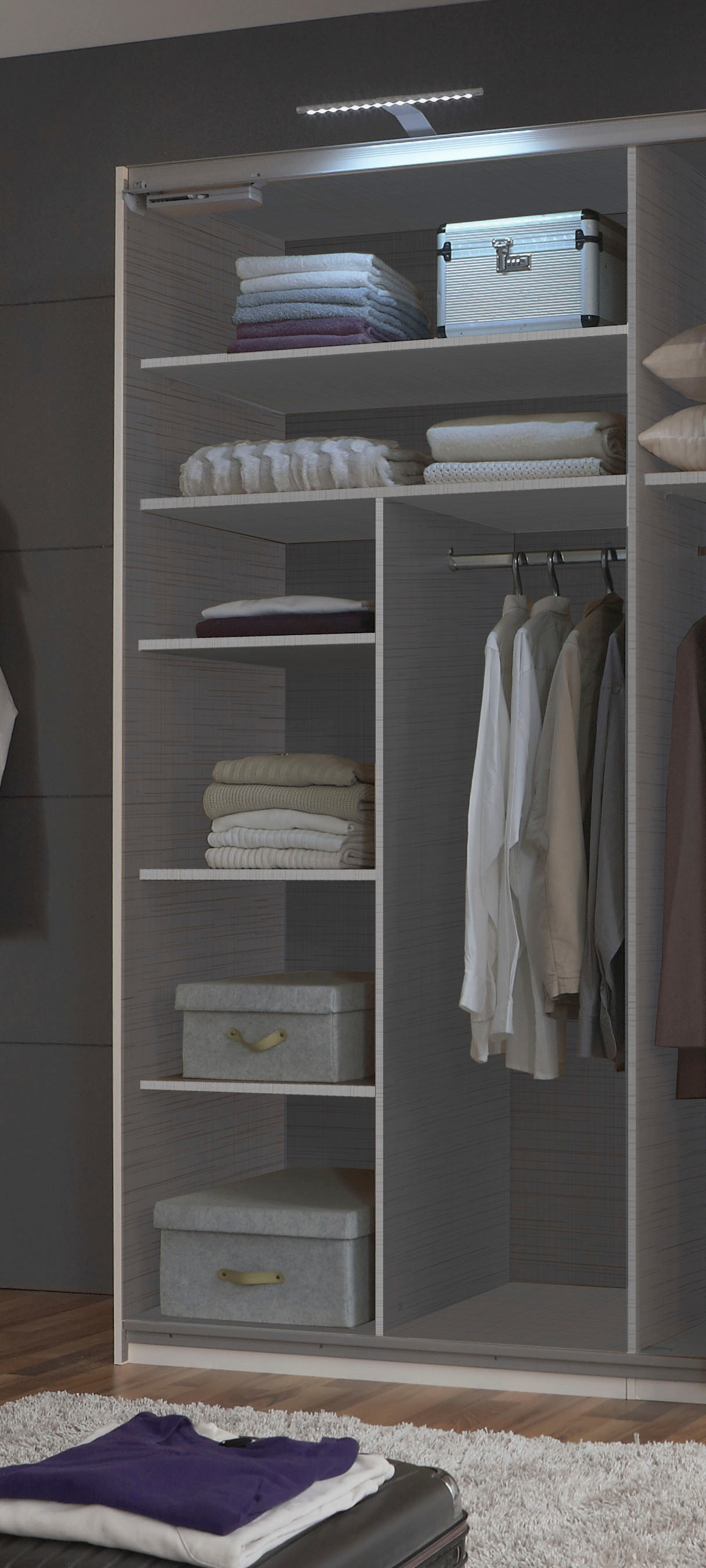 Wimex Kleiderschrank »Indiana by fresh to go, wahlweise mit oder ohne Spiegel«, (INKLUSIVE Innenausstattung und Selbsteinzug für die Türen), grosse Breiten250 oder 300cm, mit oder ohne Glasfront, Made in Germany