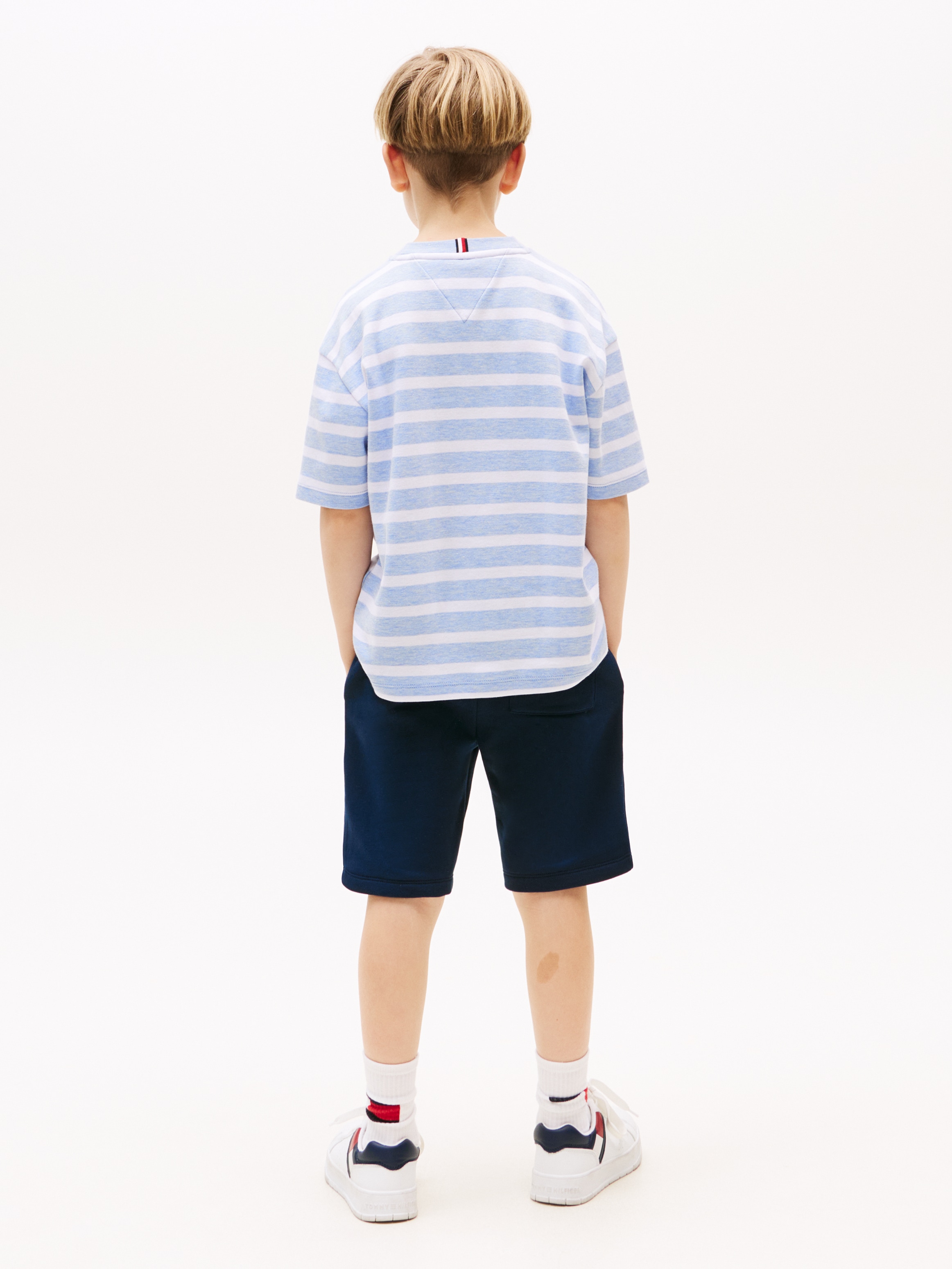 Tommy Hilfiger T-Shirt »INTERLOCK STRIPE HTR T-SHIRT SS«, für Kinder bis 16 Jahre, mit kleinem Flag-Label