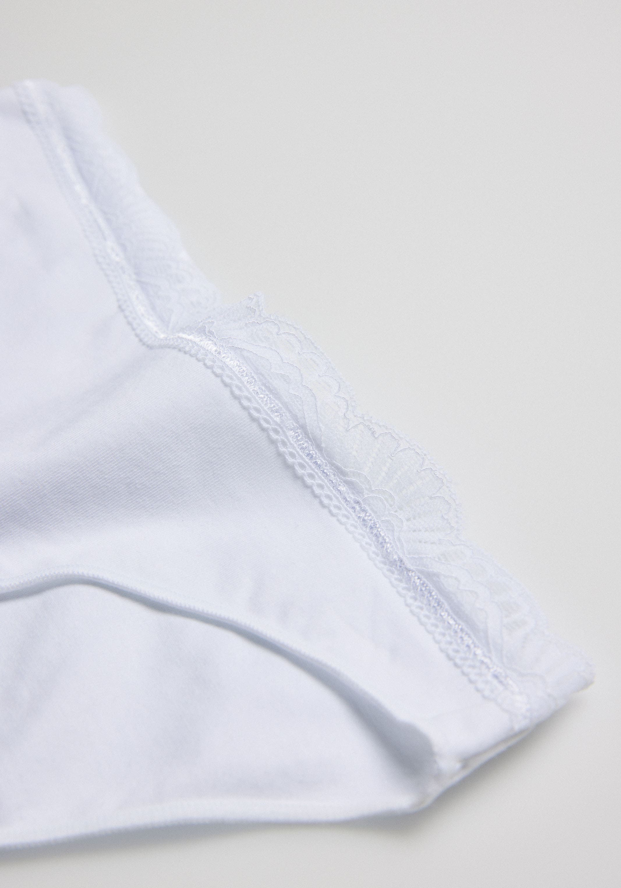 YSABEL MORA Minislip »BASIC COLLECTION COTTON WITH LACE«, (3er Pack), mit feiner Spitze versehen