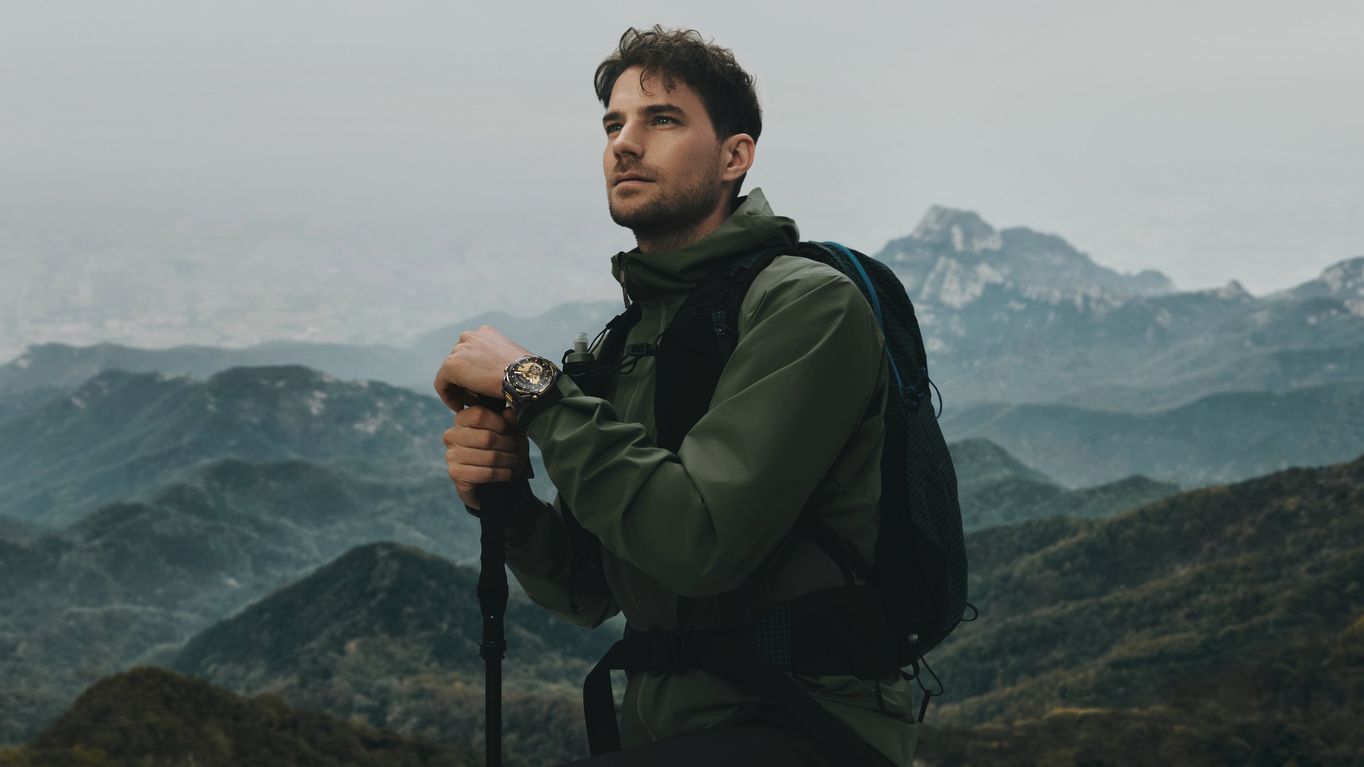 Huawei Smartwatch »WATCH ULTIMATE GOLD«, (3,81 cm / 1,5 Zoll), goldgefasste Keramiklünette, goldenes Armband aus Titanlegierung