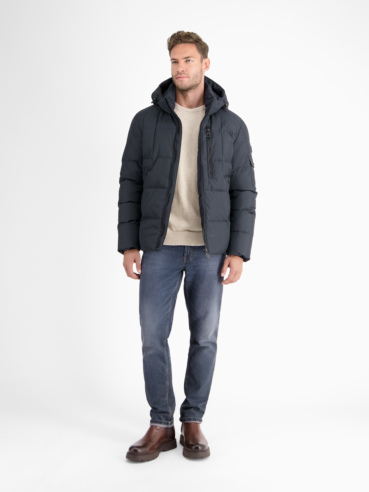 LERROS Steppjacke »LERROS Gefütterte Steppjacke mit abnehmbarer Kapuze« mit Kapuze Wasser- und windabweisend, atmungsaktiv