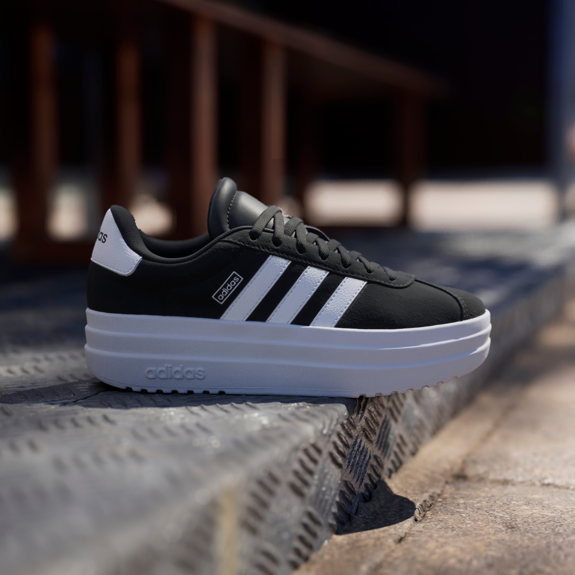 adidas Sportswear Sneaker »VL COURT BOLD LIFESTYLE KIDS«, Design auf den Spuren des adidas Gazelle Bold