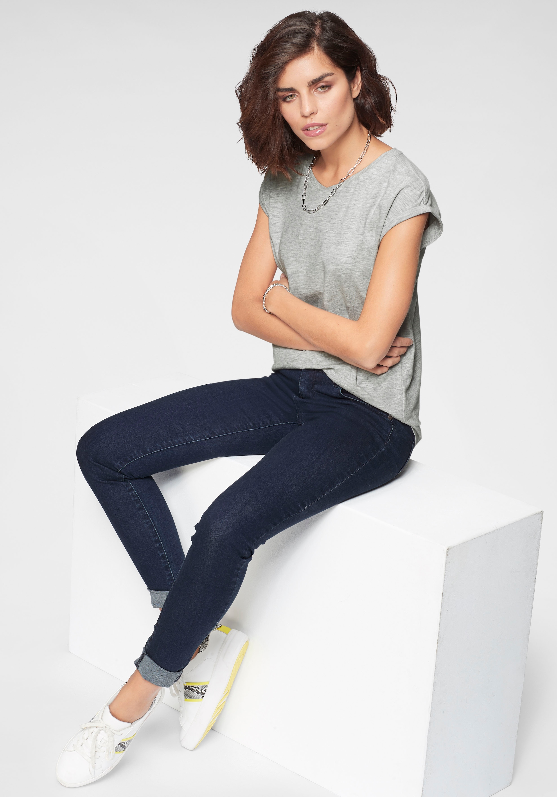 Tamaris Skinny-fit-Jeans, schmale Beinform, normale Leibhöhe, 5-Pocket-Form, Used-Waschung