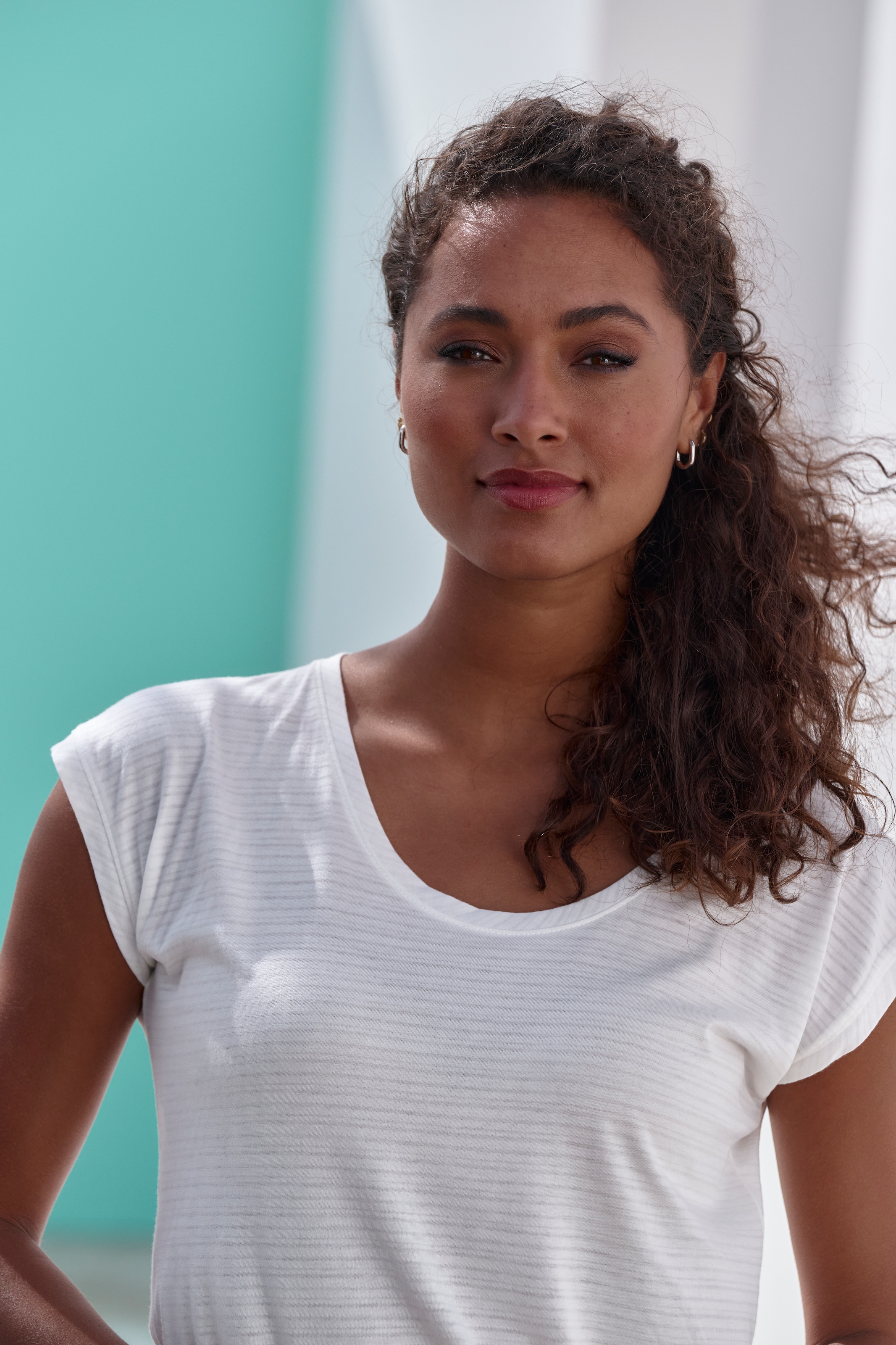 Beachtime Kurzarmshirt »mit leicht transparenten Streifen«, aus weicher Baumwoll-Viskose-Qualität