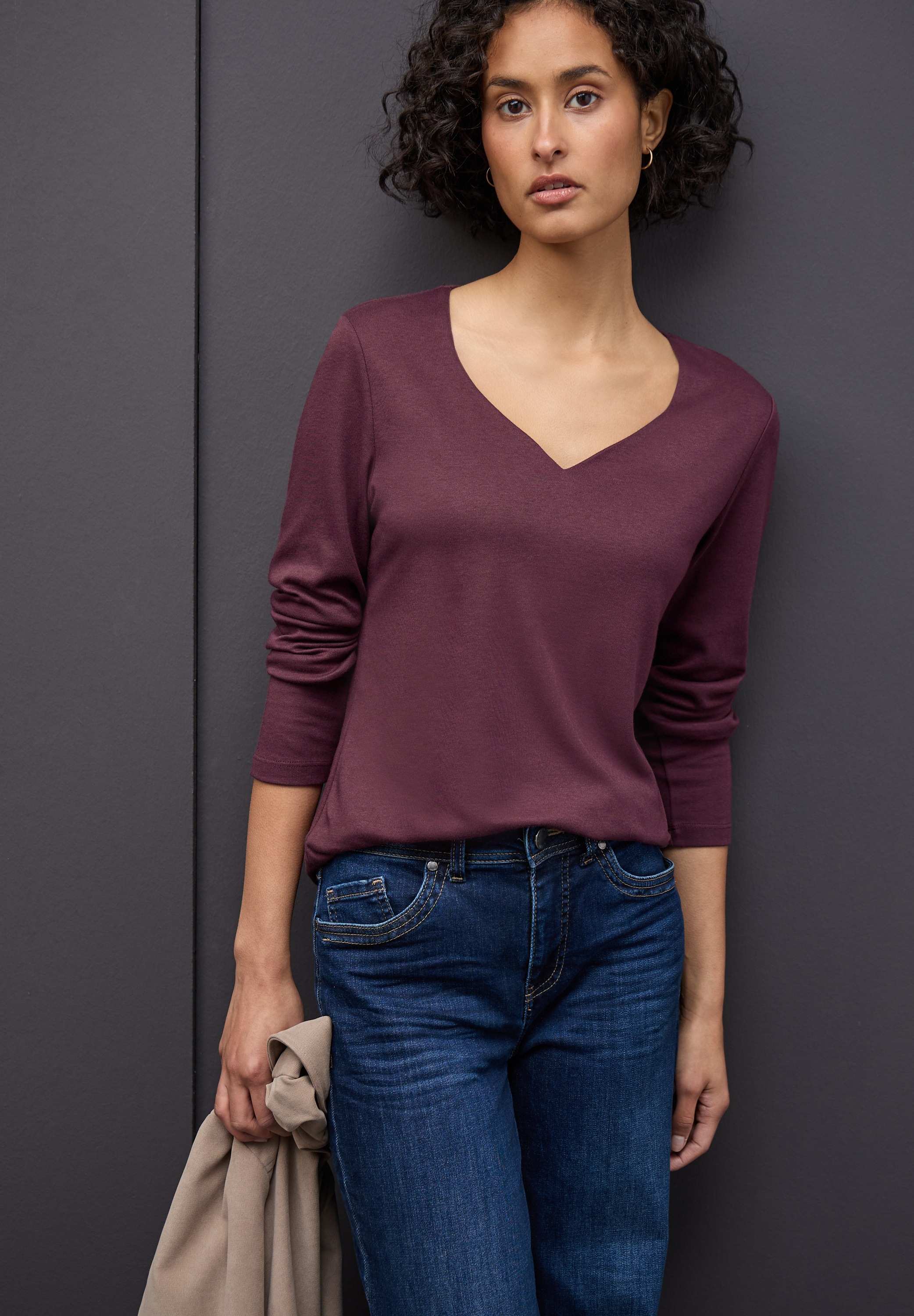 STREET ONE Langarmshirt mit Herz-Ausschnitt