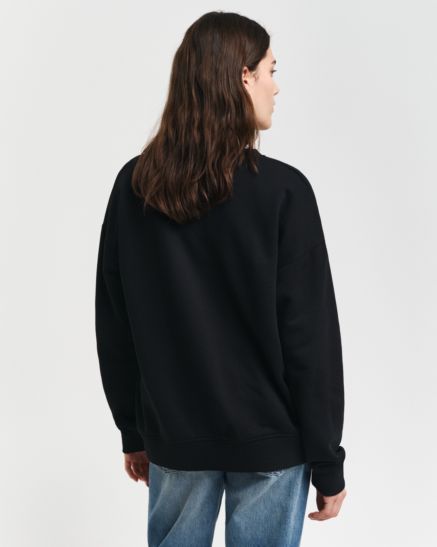 Gant Sweatshirt »SHIELD C-NECK SWEAT«, Grafische GANT-Stickerei auf der Brust