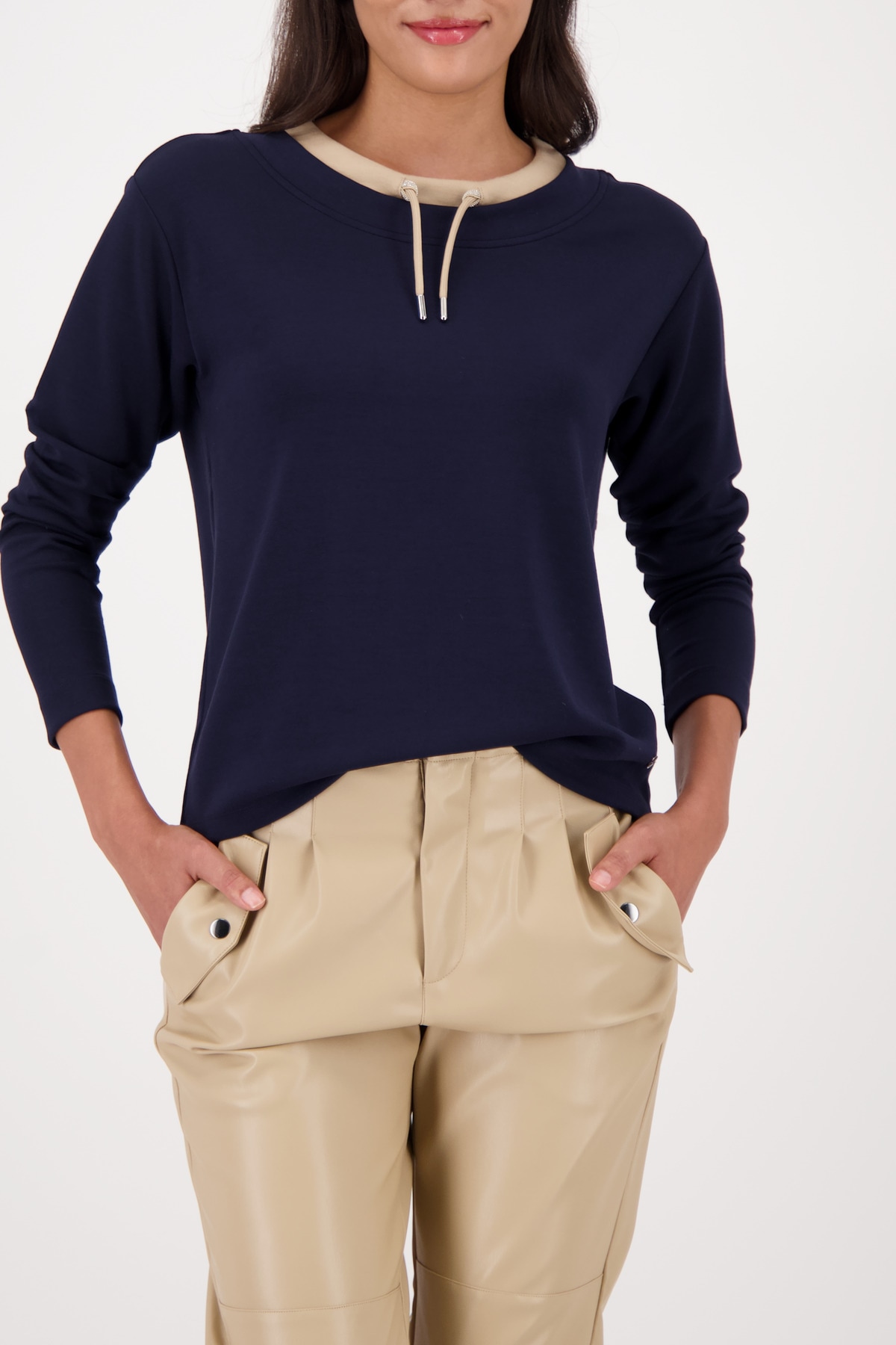 Monari Sweatshirt »Sweatshirt Basic Schmuckdetail«, Regular fit mit Rundhalsausschnitt