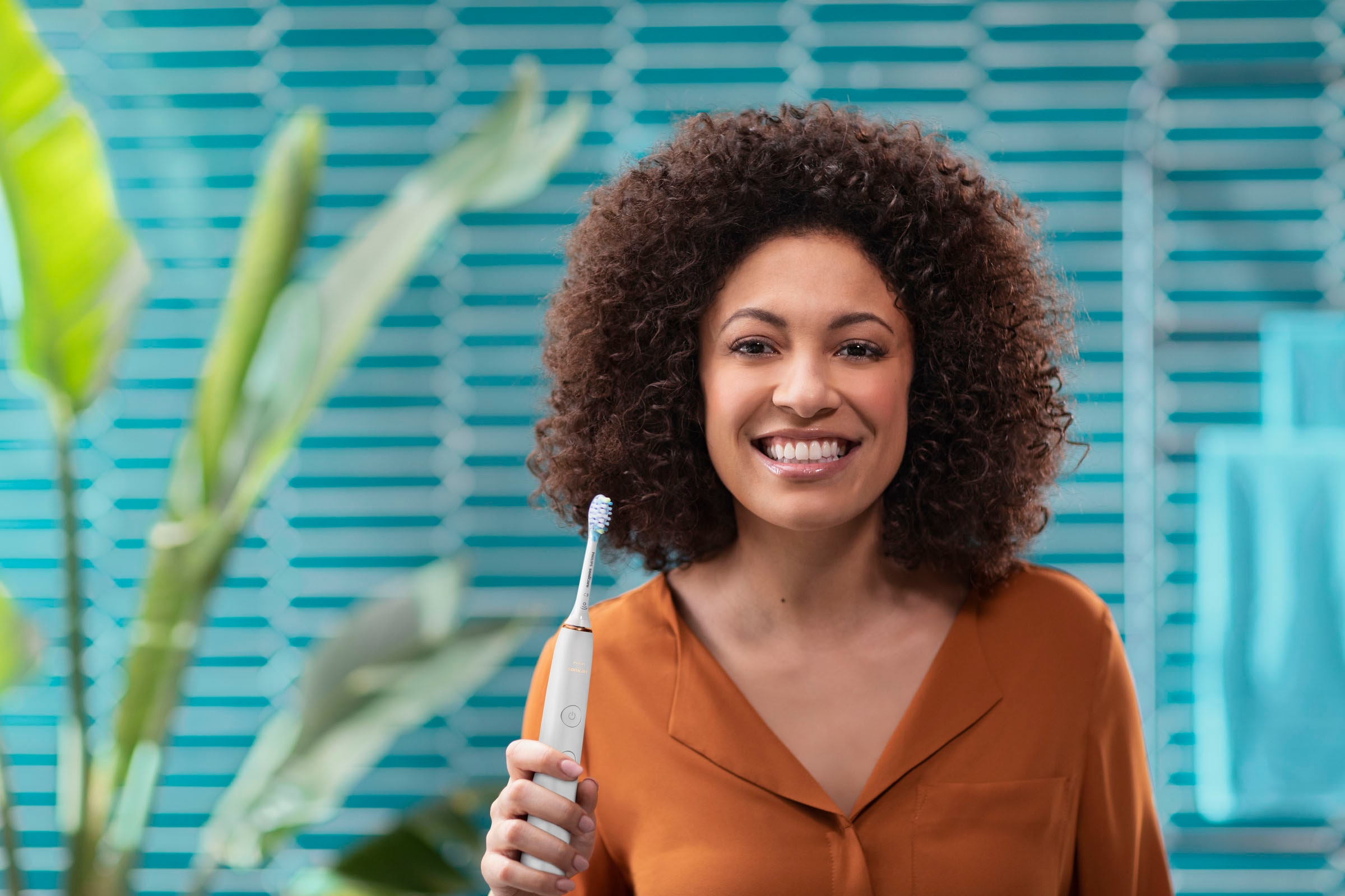 Philips Sonicare Elektrische Zahnbürste »DiamondClean 9000 HX9911«, 1 St. Aufsteckbürsten, mit Schalltechnologie, Ladeglass, USB-Reiseetui