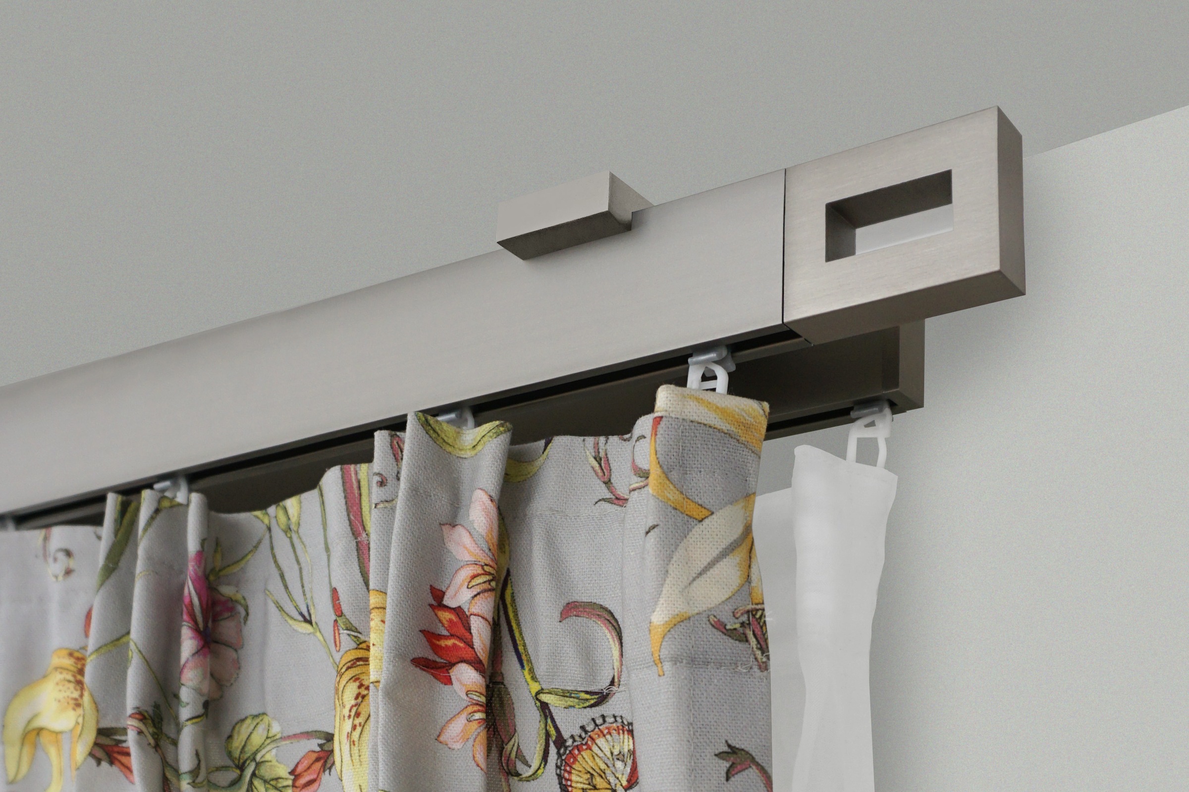 GARESA Gardinenstange "FLAT" 2 läufig-läufig Wunschmasslänge Rechteckprofil, Deckenmontage, perfekter Lauf, modern, verlängerbar