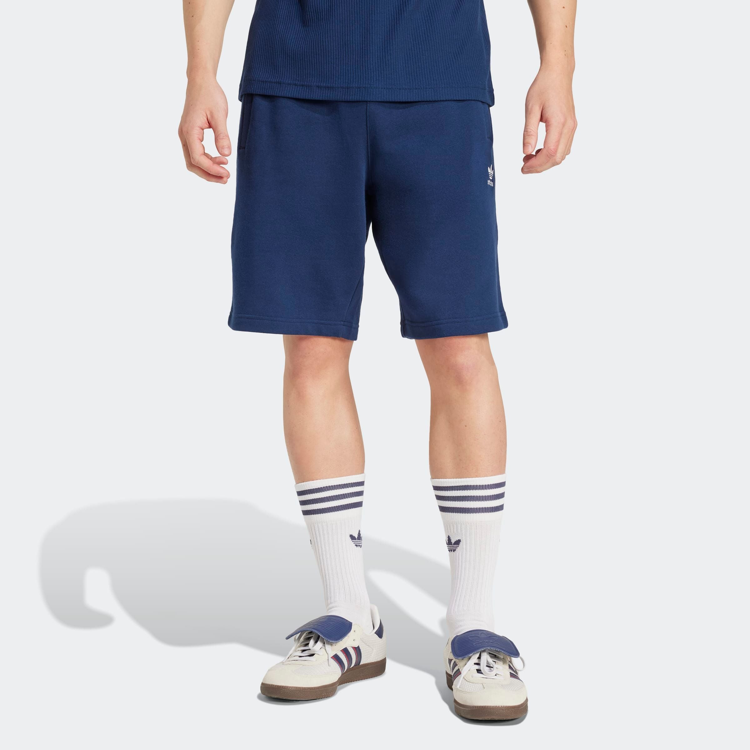 adidas Originals Shorts »ESS SHO« Essential Sweat Shorts mit Logo, aus weichem French-Terry Material